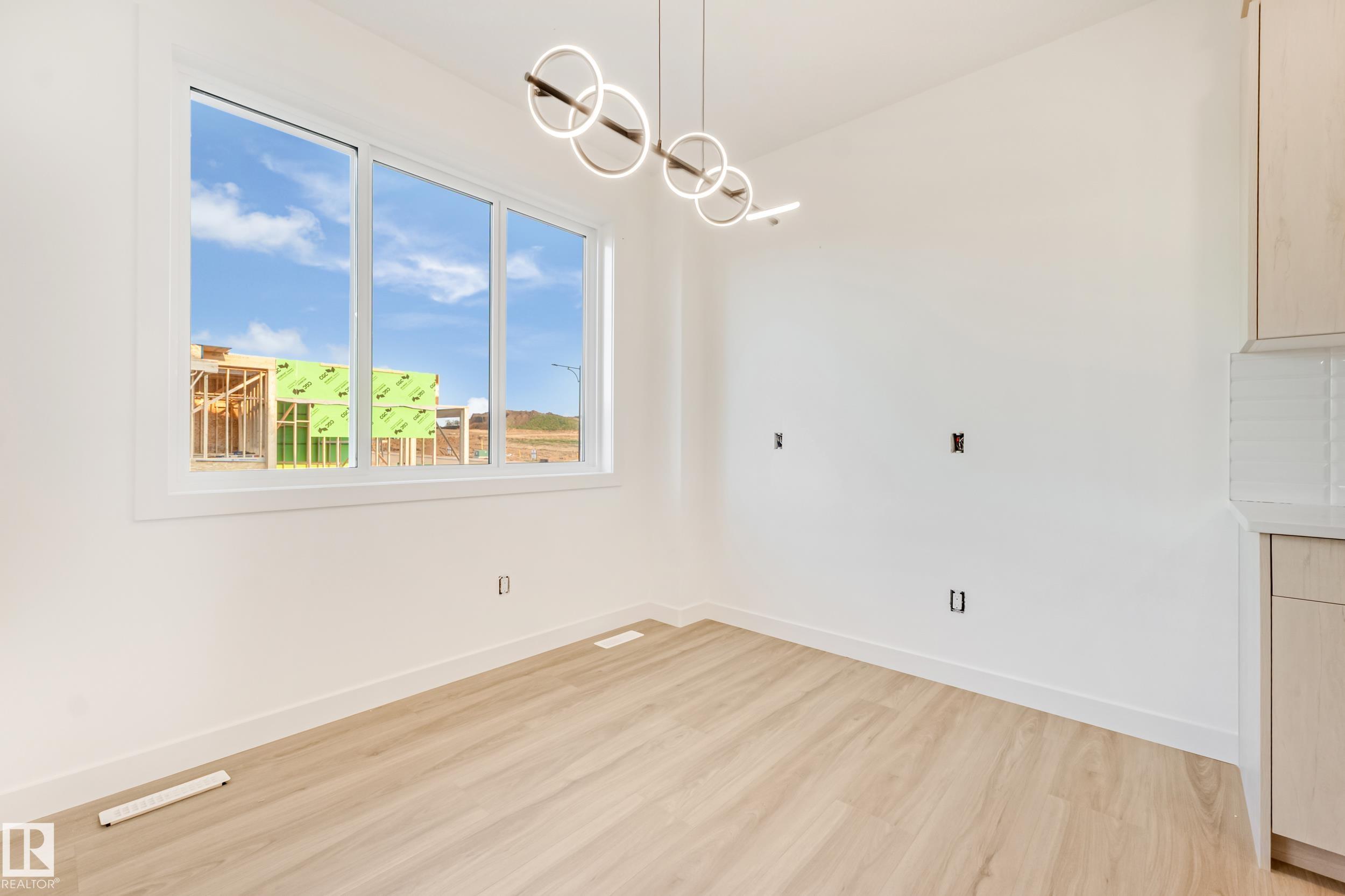 https://zimg.paragon.ice.com/ParagonImages/Property/PM/RAE/225423585/18/0/0/5bc87d5f3086b344367bf018f8cdb9d5/1/85237072c2b18cba95dd384de0d7096d/225423585-f1ccbf2e-ba18-47a4-b79e-edcfd40a6fc5.JPG