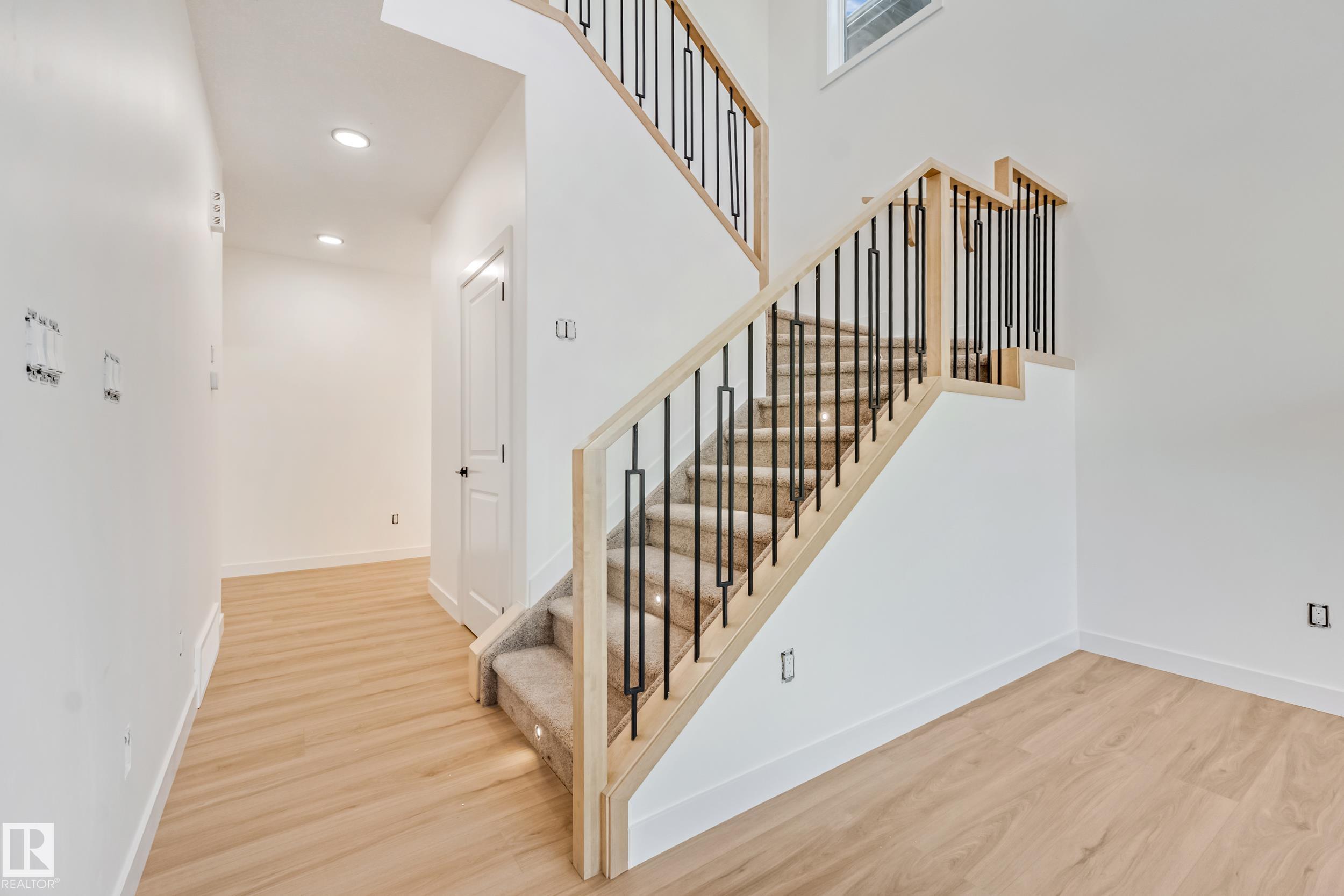 https://zimg.paragon.ice.com/ParagonImages/Property/PM/RAE/225423585/22/0/0/26c5df5e8d1f5238379623c80fb52275/1/85237072c2b18cba95dd384de0d7096d/225423585-d9b5a3d8-83f1-4f3f-a477-6d466498b9ee.JPG