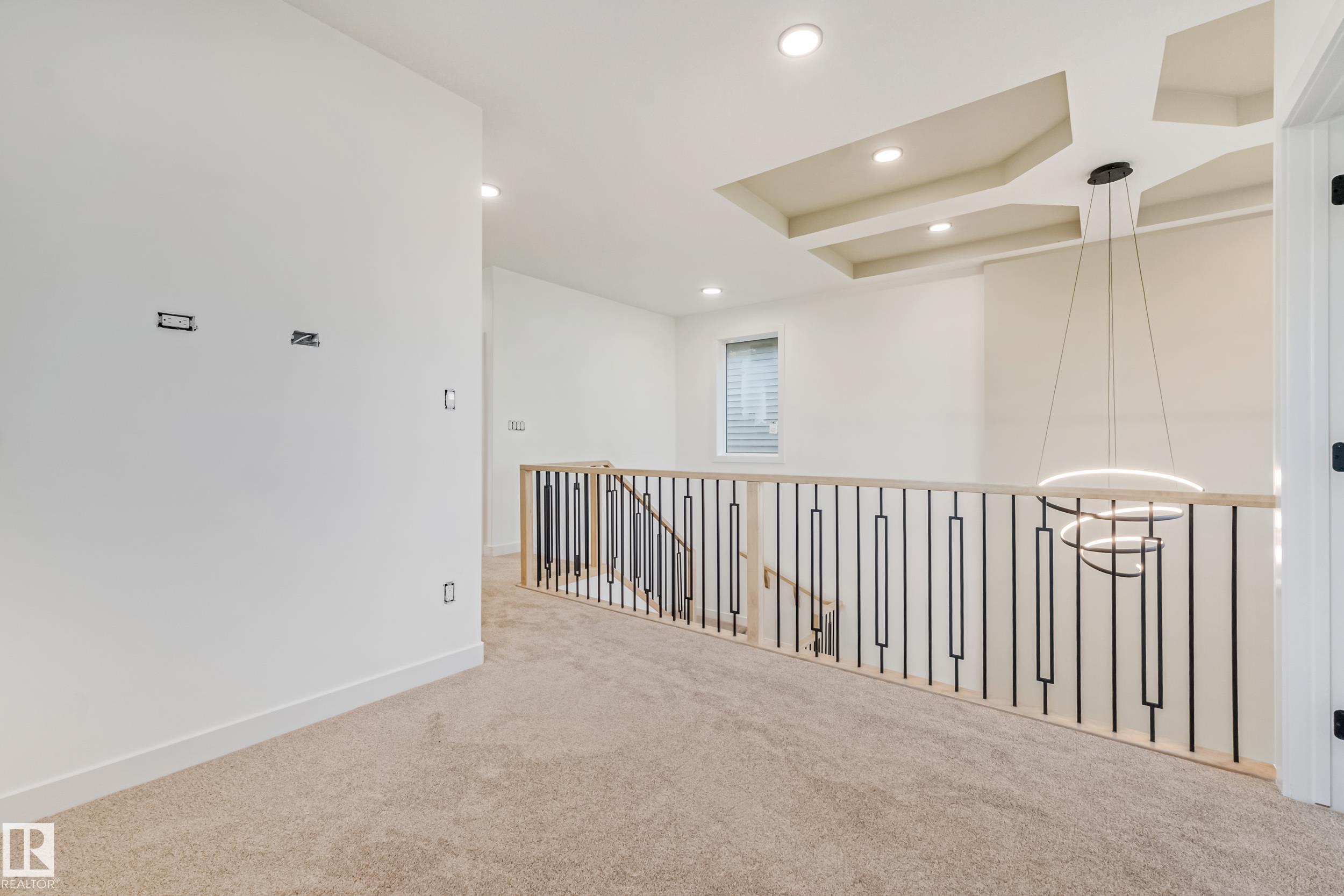 https://zimg.paragon.ice.com/ParagonImages/Property/PM/RAE/225423585/27/0/0/b40c0fdf53a55121f5cc02c311730709/1/85237072c2b18cba95dd384de0d7096d/225423585-fb8dff35-dc23-4a24-9ded-23aedf1595b8.JPG