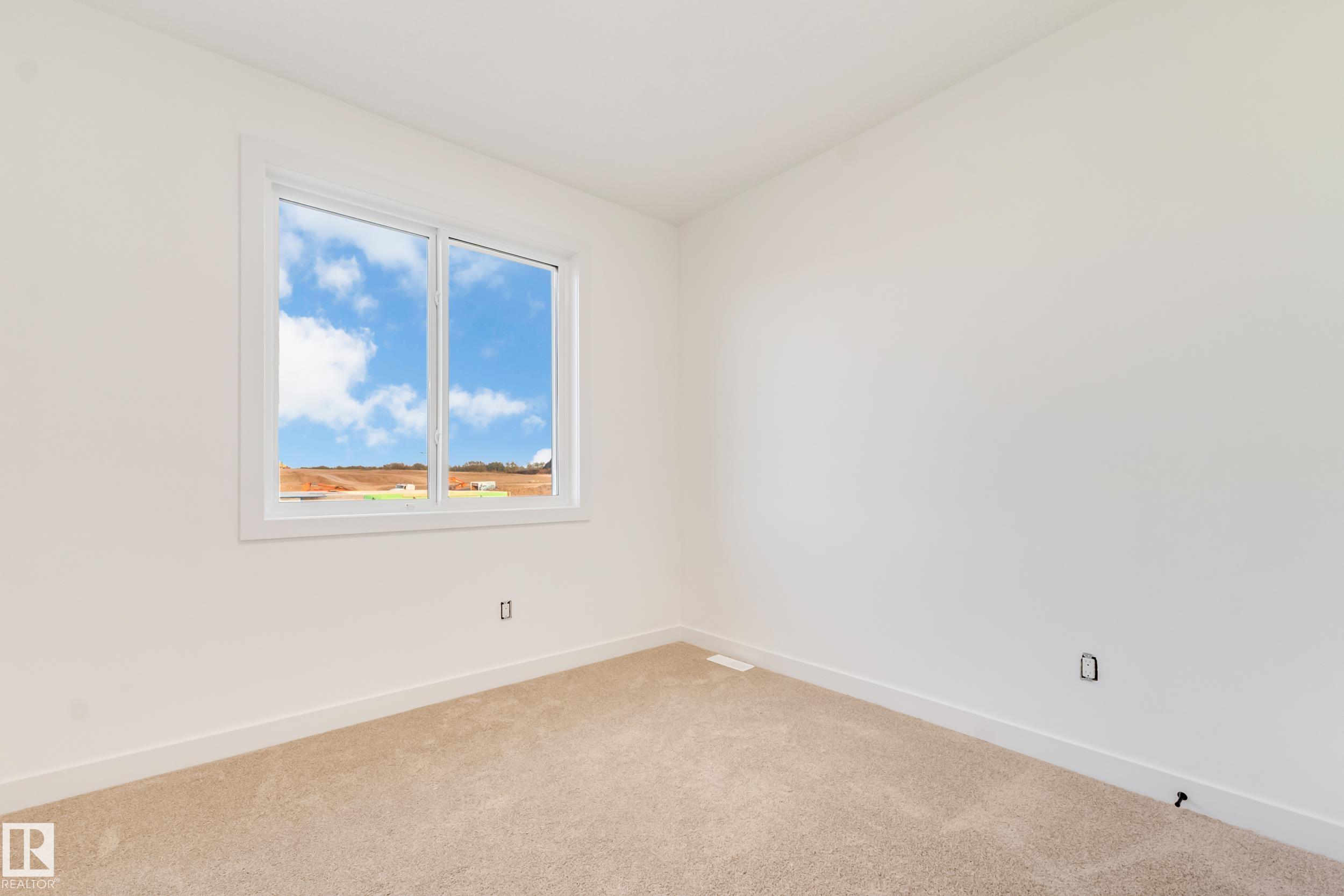 https://zimg.paragon.ice.com/ParagonImages/Property/PM/RAE/225423585/42/0/0/7253dda2f06e08c169eb87d6b4da517f/1/85237072c2b18cba95dd384de0d7096d/225423585-5c698aaf-7613-4469-b638-a06576992083.JPG
