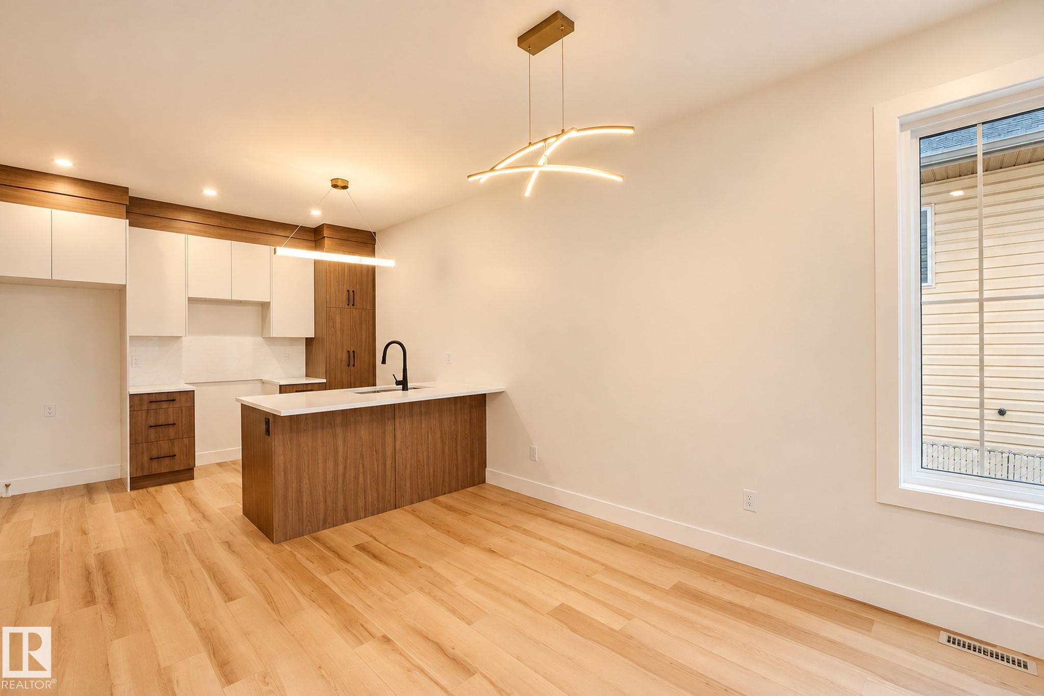 Photo 14 at 11320 91 Street NW, Alberta Avenue, Edmonton