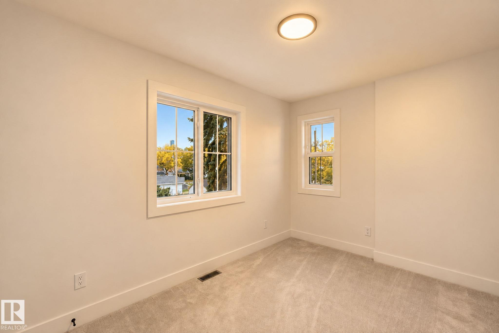 Photo 31 at 11320 91 Street NW, Alberta Avenue, Edmonton