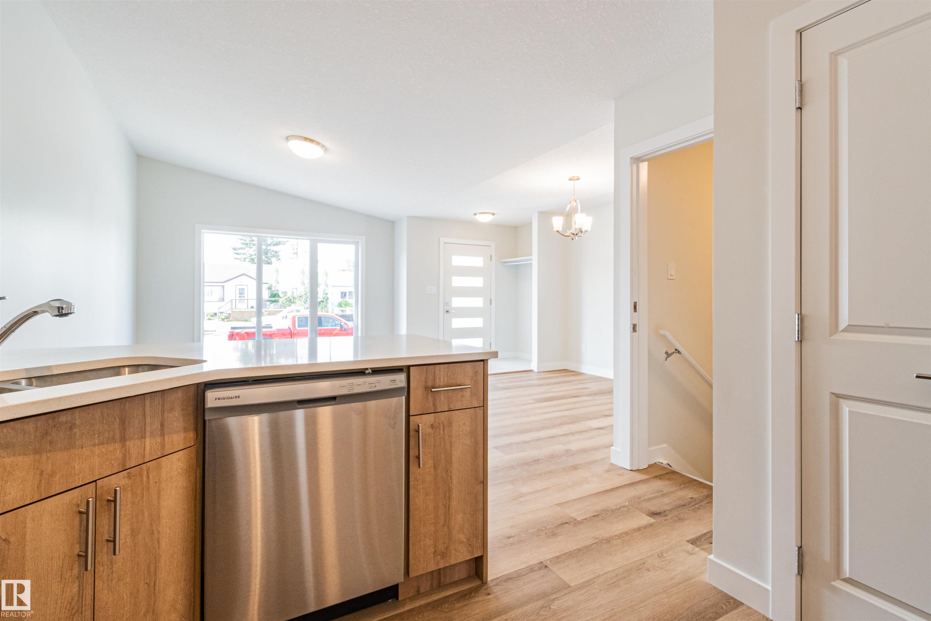 Photo 12 at 12117 85 Street NW, Eastwood, Edmonton
