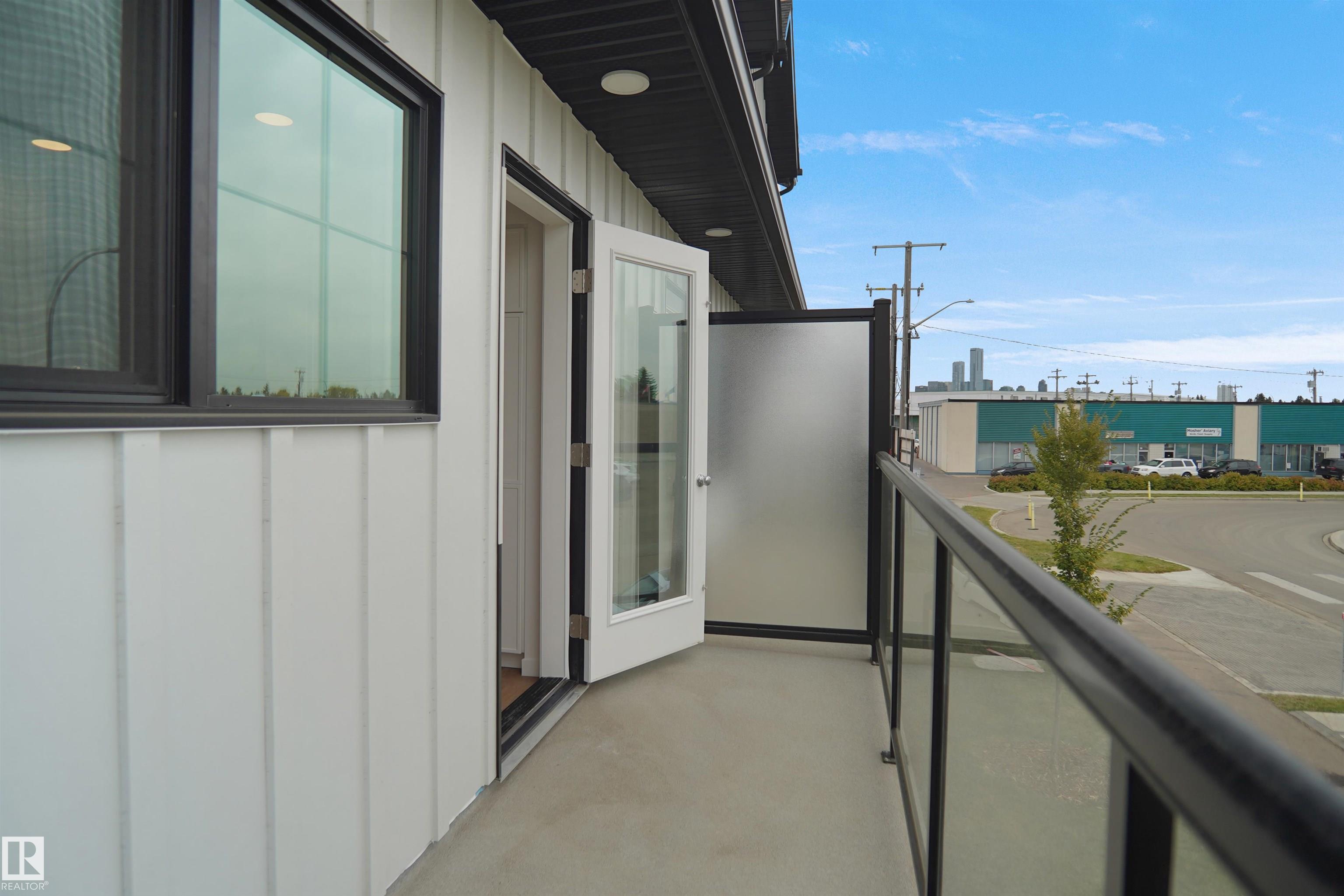 https://zimg.paragon.ice.com/ParagonImages/Property/PM/RAE/225423613/25/0/0/9d4c2a772eb47df4cfd5e5d0aefa61a5/1/3891ed5c0d5ea21ae50f130ffa8dc753/225423613-2016f81b-84dc-4d8d-915c-c3b2ef5fcdca.JPG