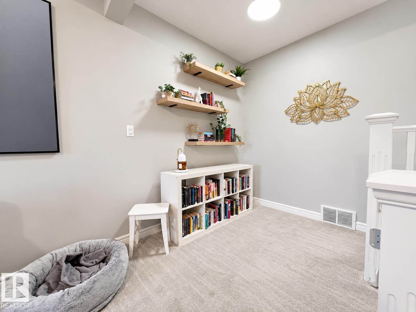 https://zimg.paragon.ice.com/ParagonImages/Property/PM/RAE/225423635/12/0/0/939ed6462c0467cb59b8cb8eab26840b/1/20478d4b0edb249c8610e1be972c81e8/225423635-5acc0114-e243-470f-9c03-60f58a5d9168.JPG