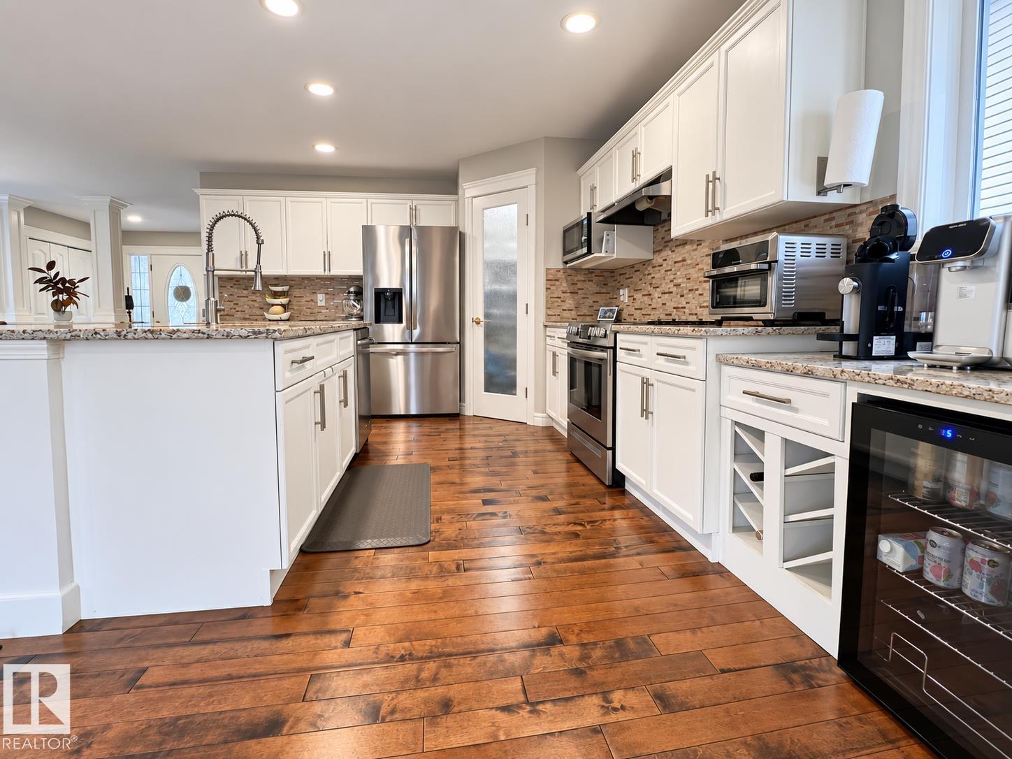https://zimg.paragon.ice.com/ParagonImages/Property/PM/RAE/225423635/6/0/0/a7ae4bd8c4ad54eed010a62e5249a641/1/20478d4b0edb249c8610e1be972c81e8/225423635-cc02740d-e9d1-42f9-b008-188e36b4e04d.JPG