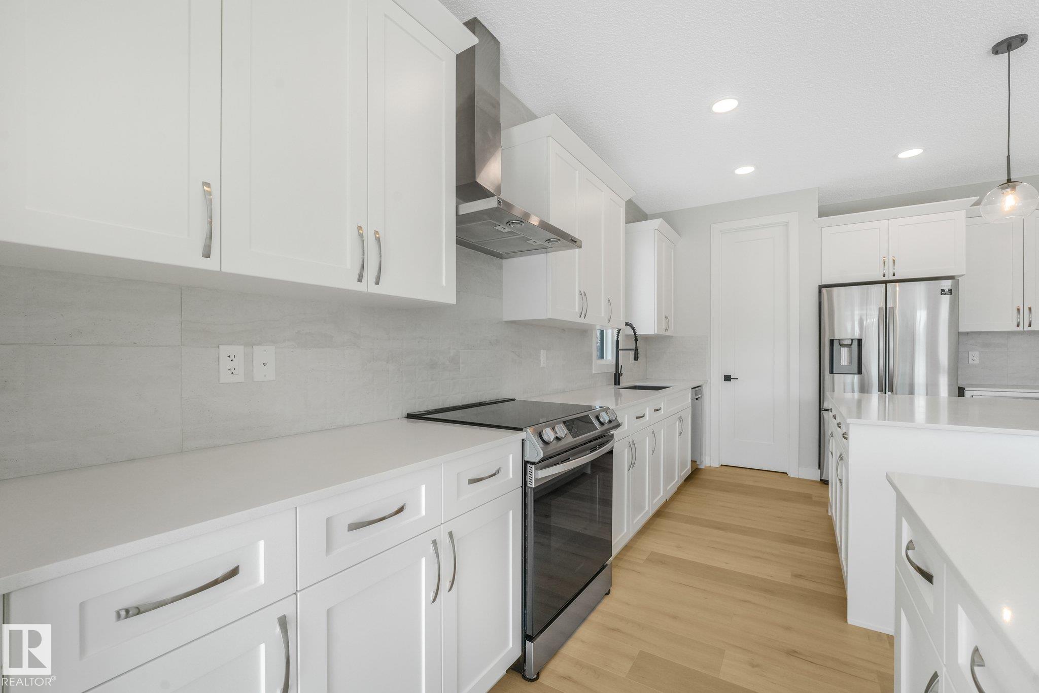 Photo 11 at 417 Edgemont Road NW, Edgemont, Edmonton