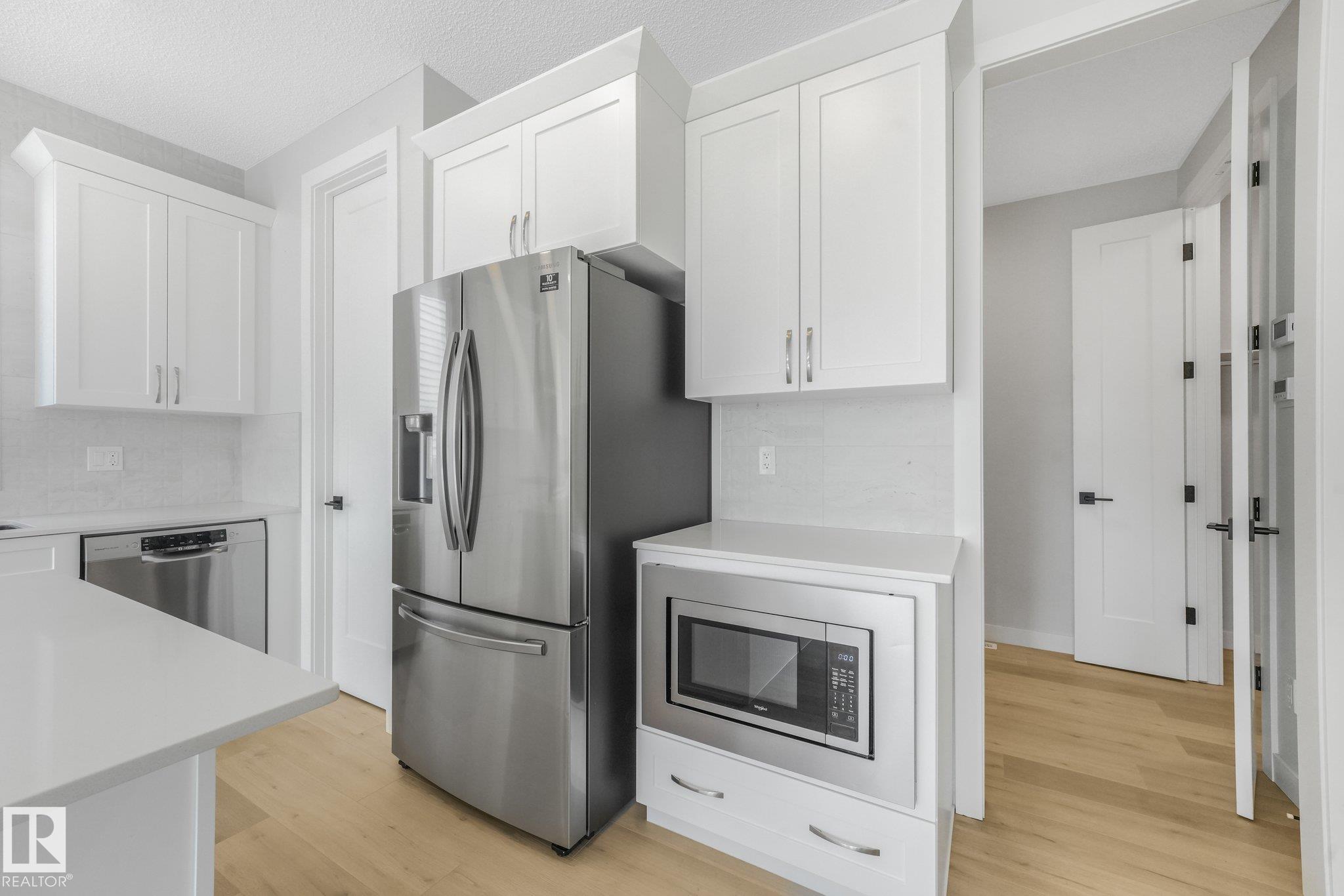 Photo 12 at 417 Edgemont Road NW, Edgemont, Edmonton