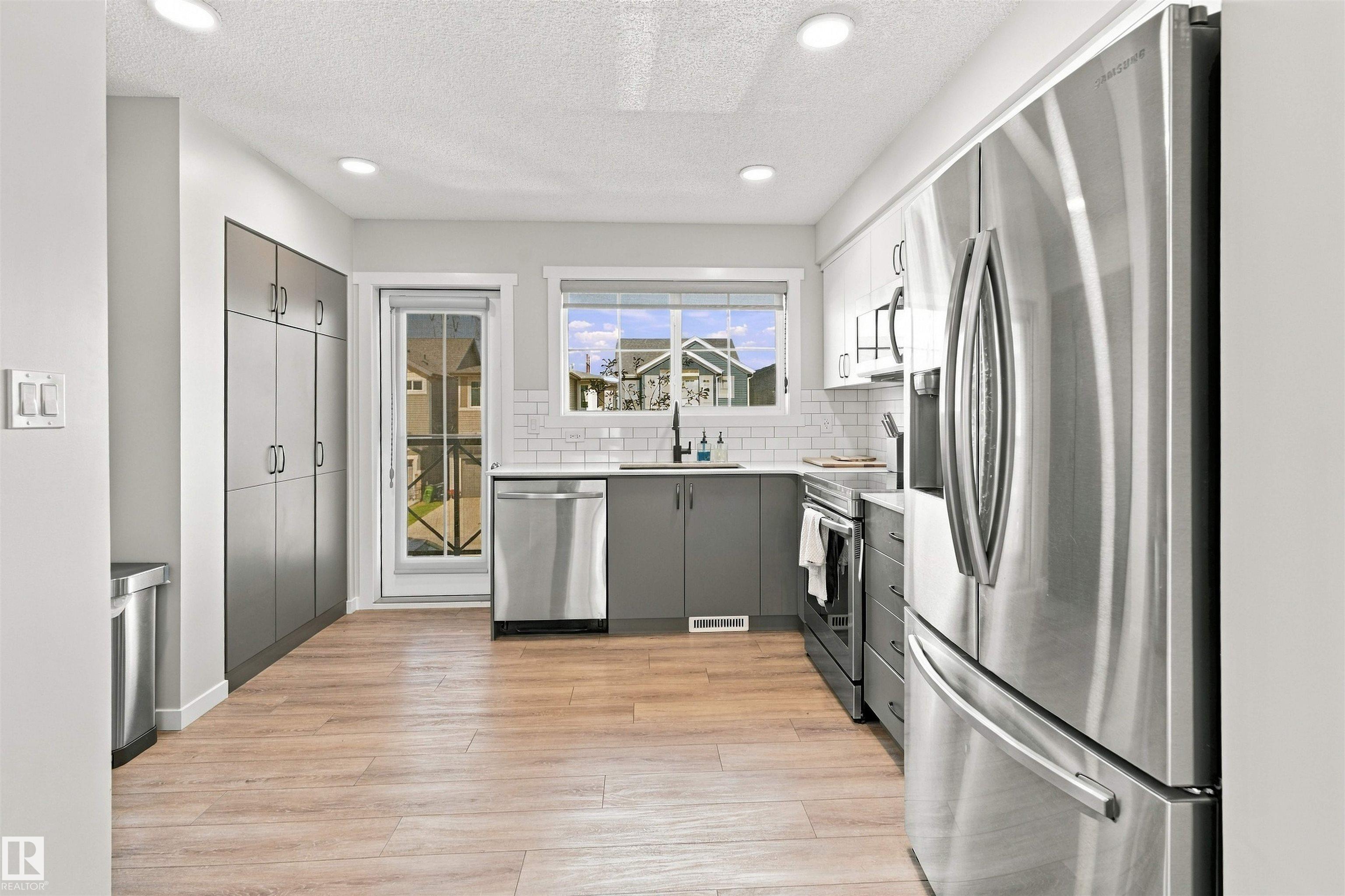 Photo 11 at 19611 28 Avenue NW, The Uplands, Edmonton