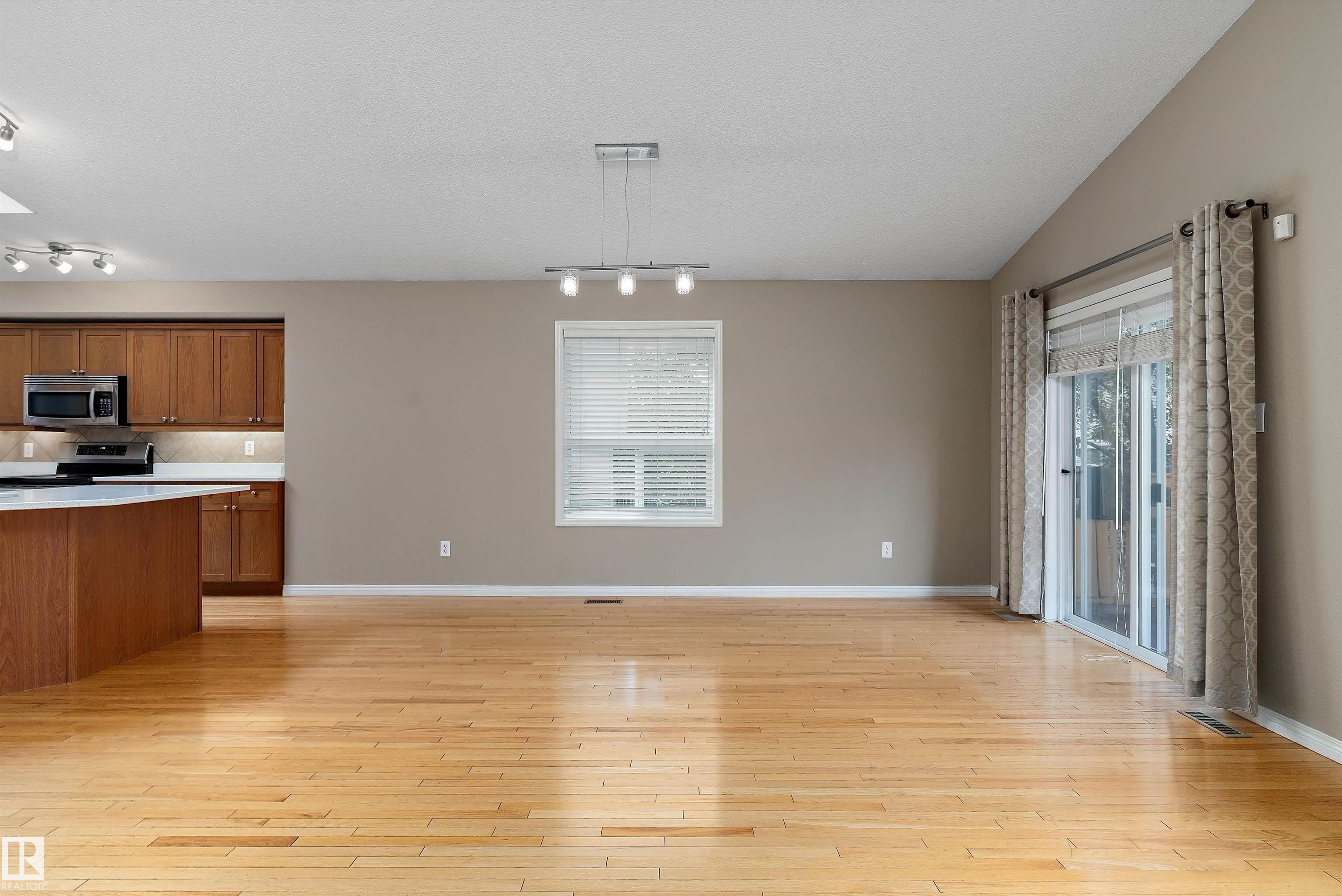 Photo 11 at 8218 Shaske Place NW, South Terwillegar, Edmonton