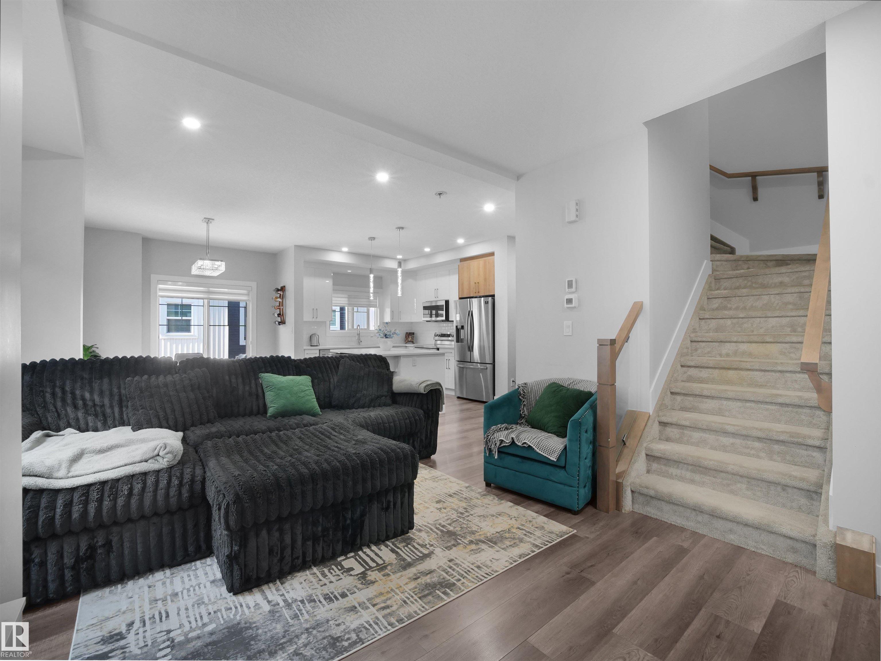 Photo 17 at 31 - 230 Edgemont Road NW, Edgemont, Edmonton