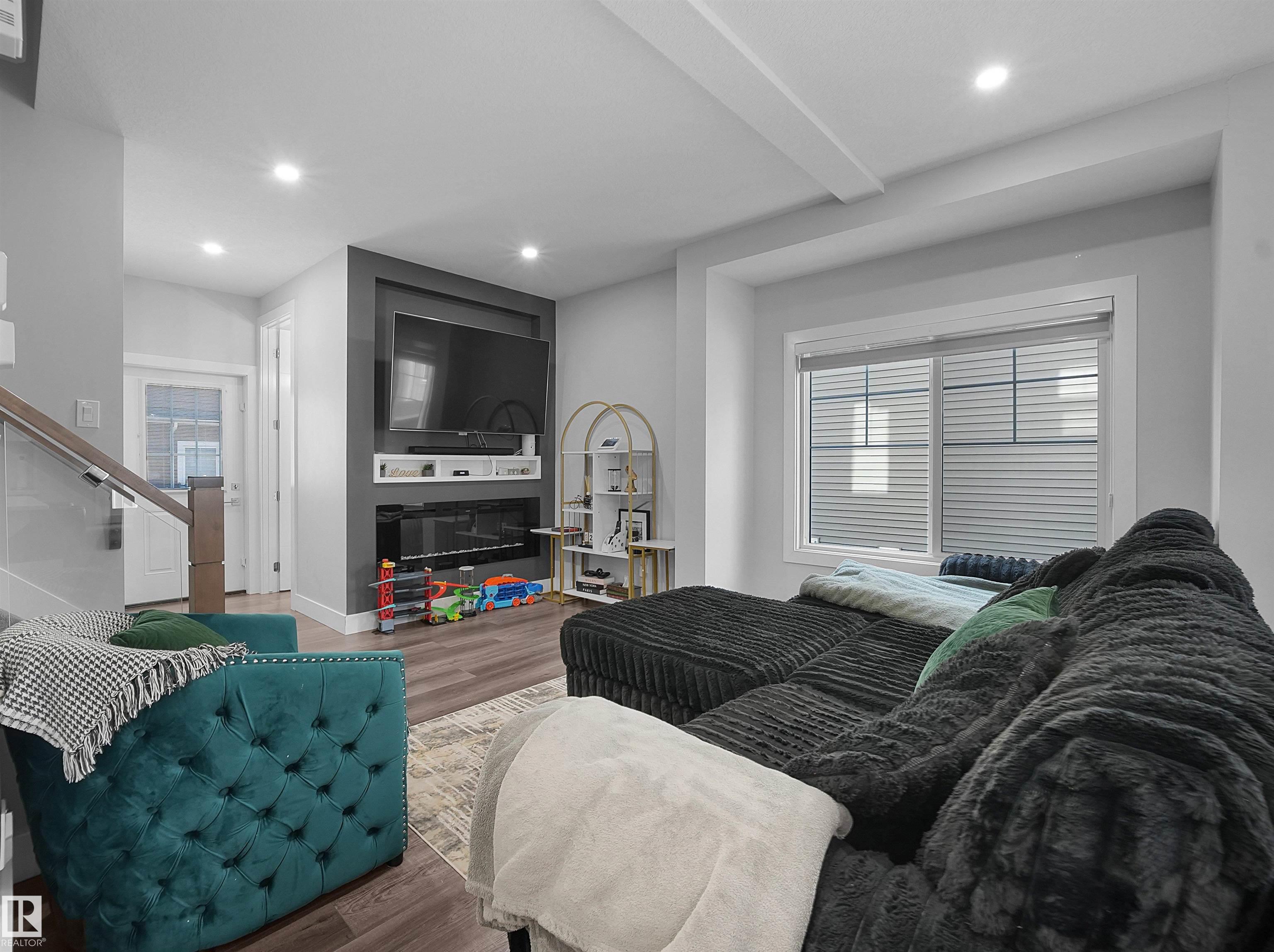 Photo 18 at 31 - 230 Edgemont Road NW, Edgemont, Edmonton