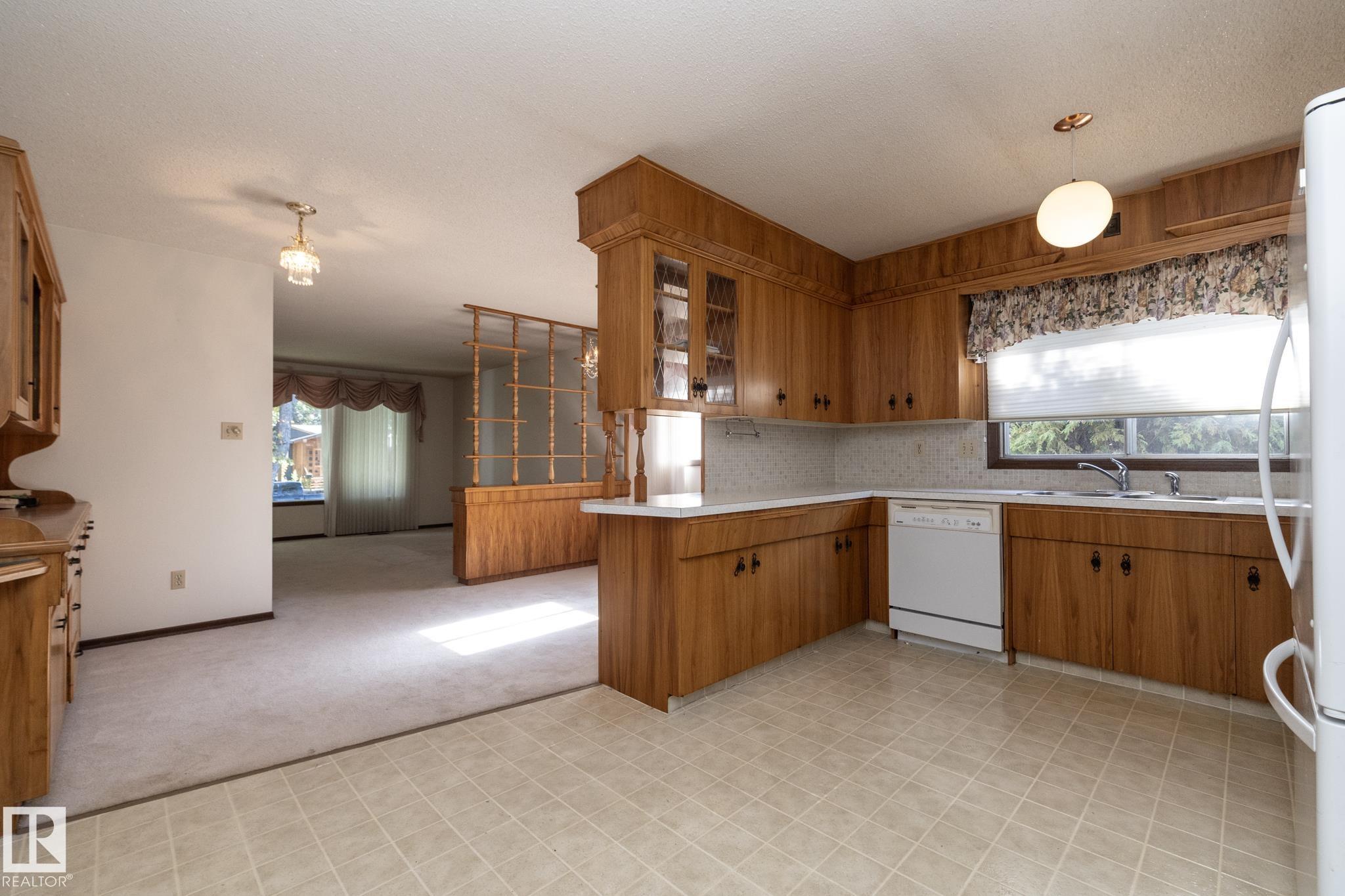 Photo 18 at 11322 52 Street NW, Highlands, Edmonton