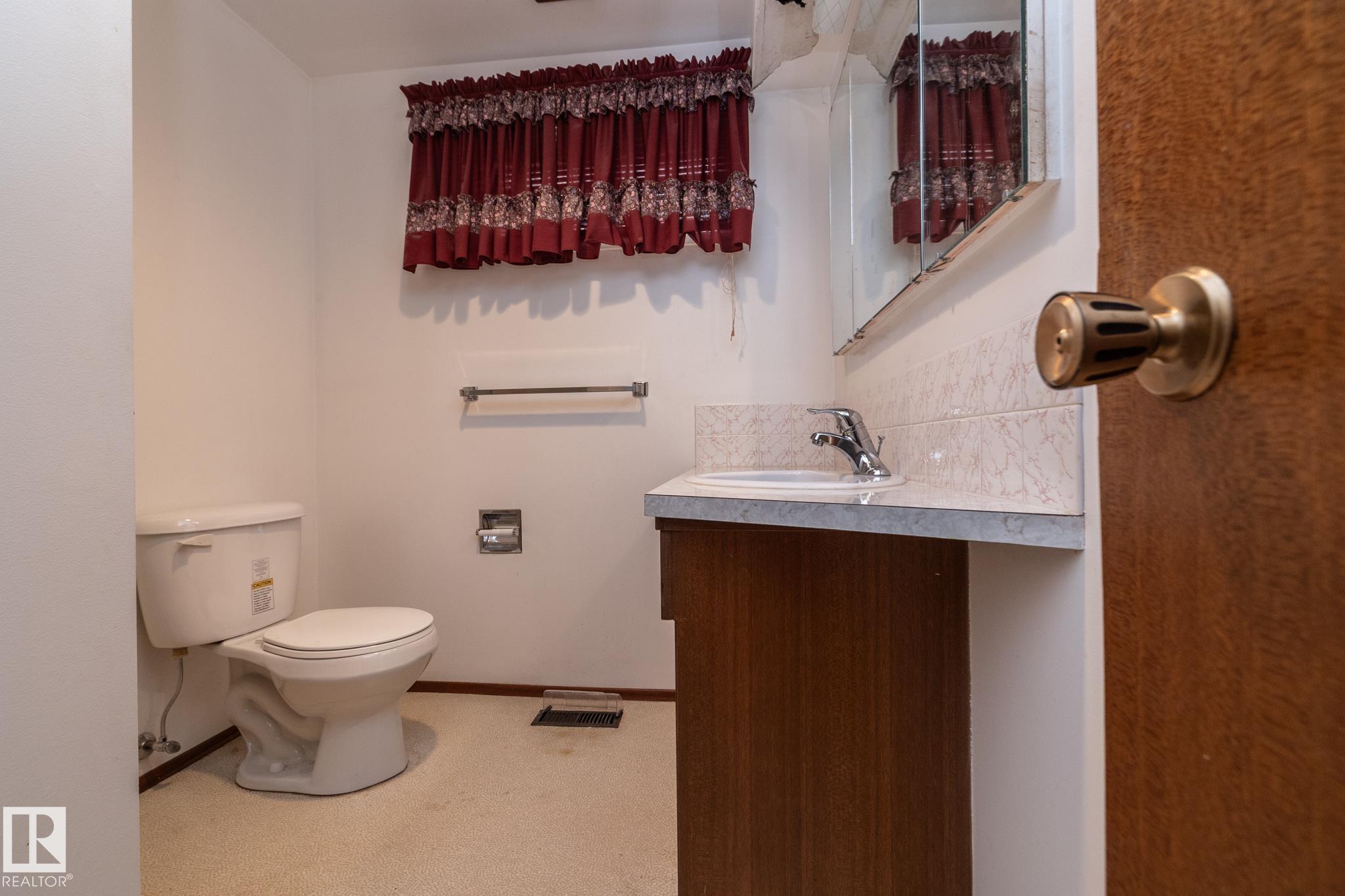 Photo 54 at 11322 52 Street NW, Highlands, Edmonton