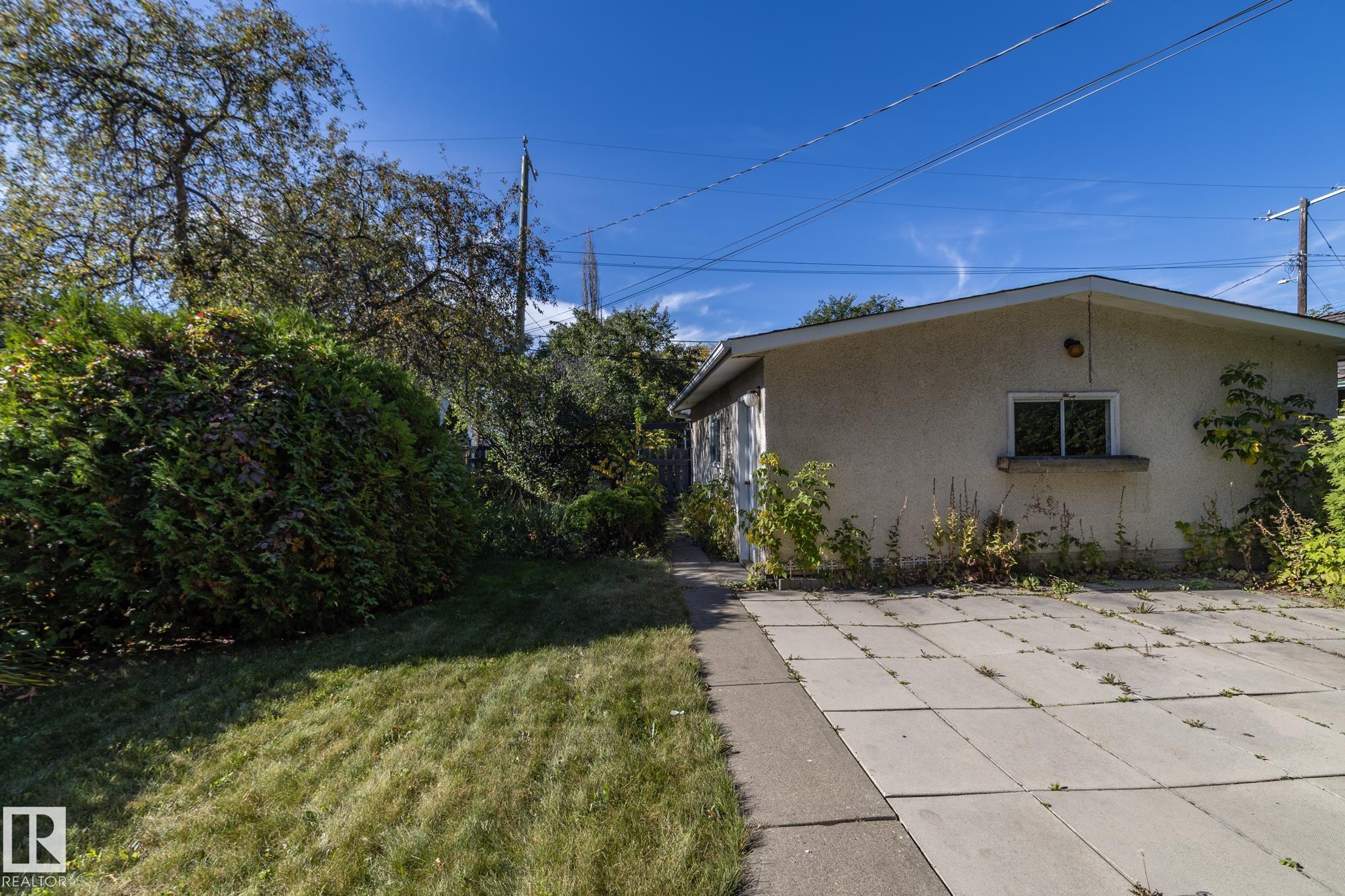 Photo 61 at 11322 52 Street NW, Highlands, Edmonton