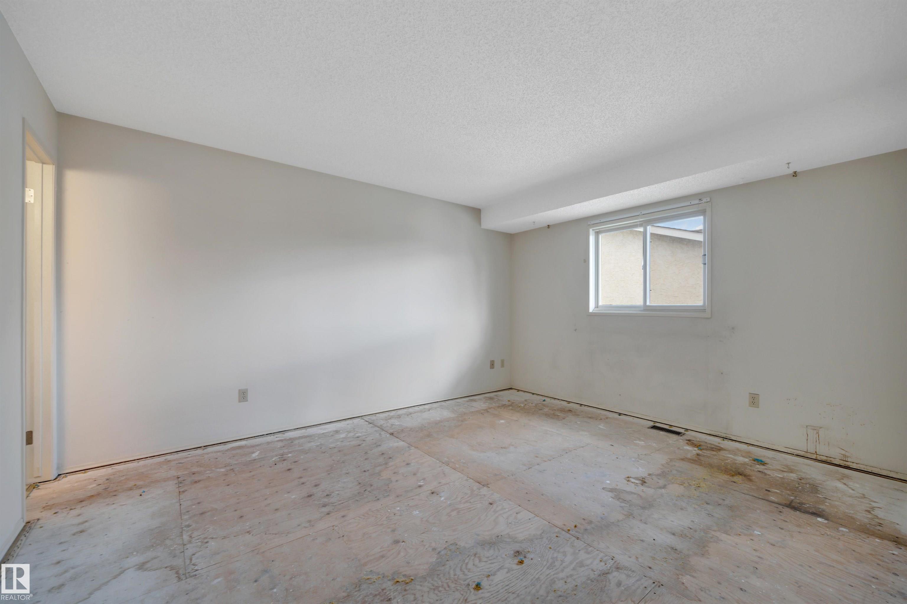 Photo 11 at 14819 35 Street NW, Kirkness, Edmonton