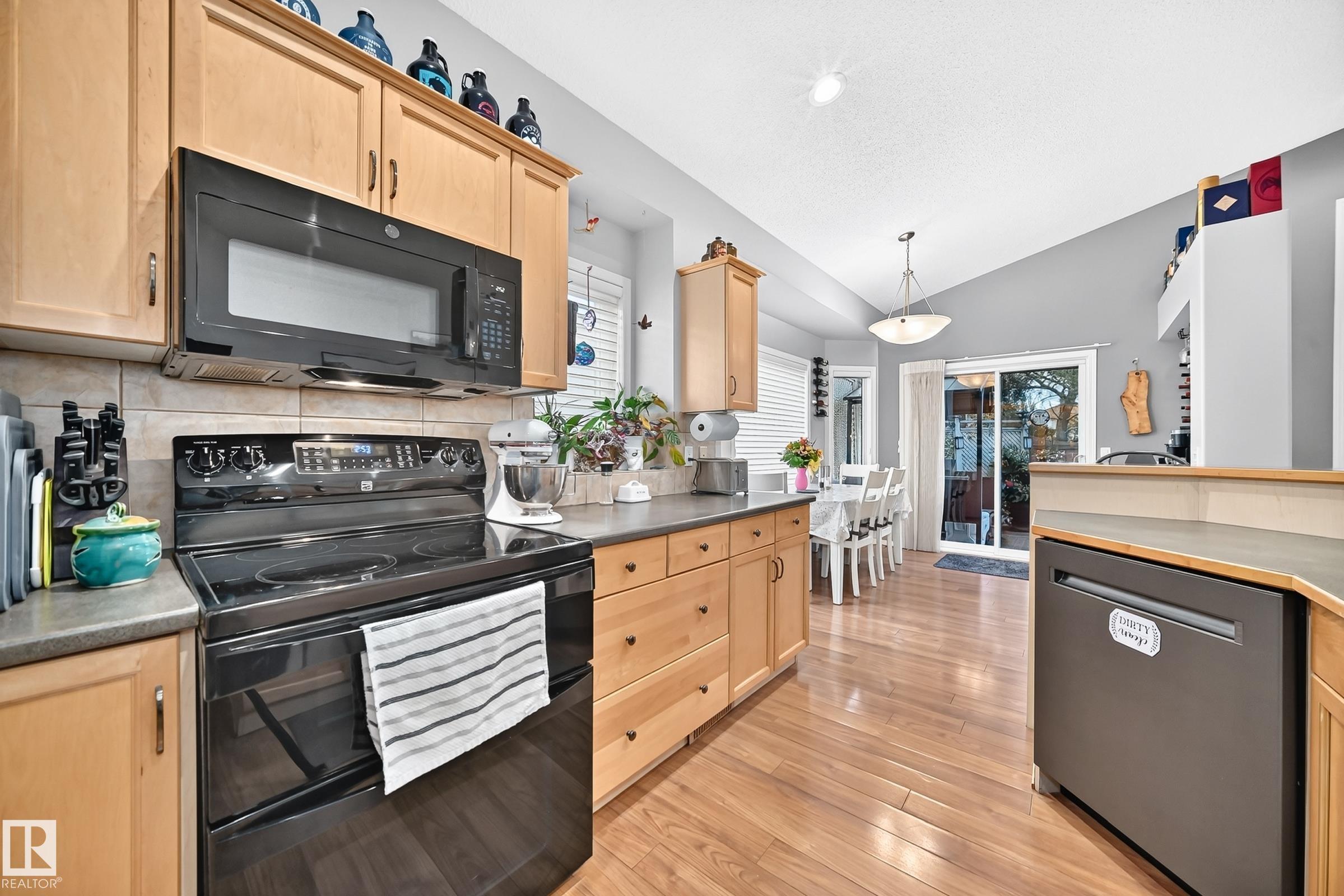 Photo 12 at 81 Dunfield Crescent, Deer Ridge, St. Albert