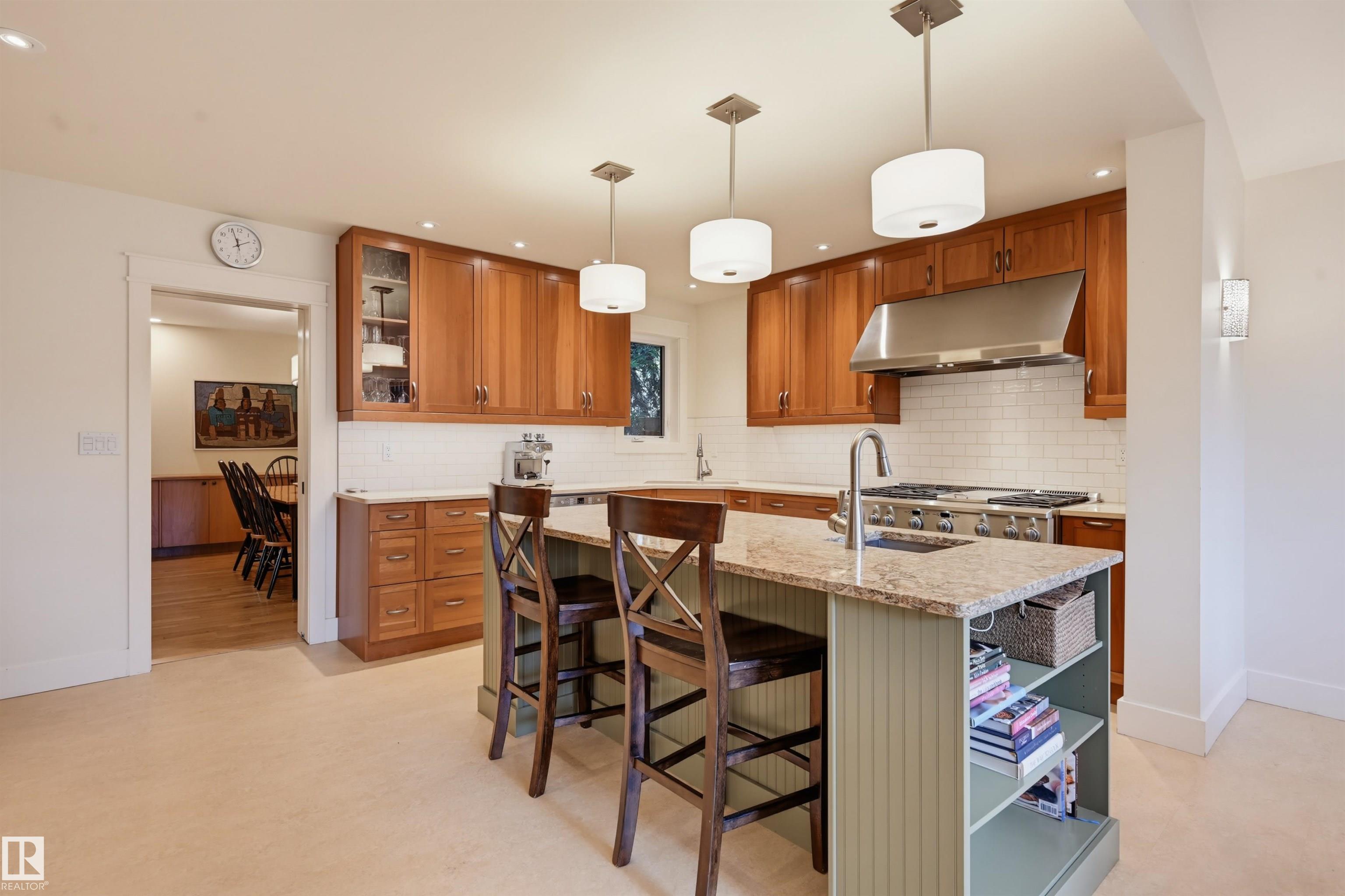 https://zimg.paragon.ice.com/ParagonImages/Property/PM/RAE/225423986/17/0/0/b48e232bcd0f5c016c7018979fffcb78/1/ff40e9343fba2ae884328a71fa509111/225423986-58dec1dc-9f50-44cd-881e-5ab43287139d.JPG