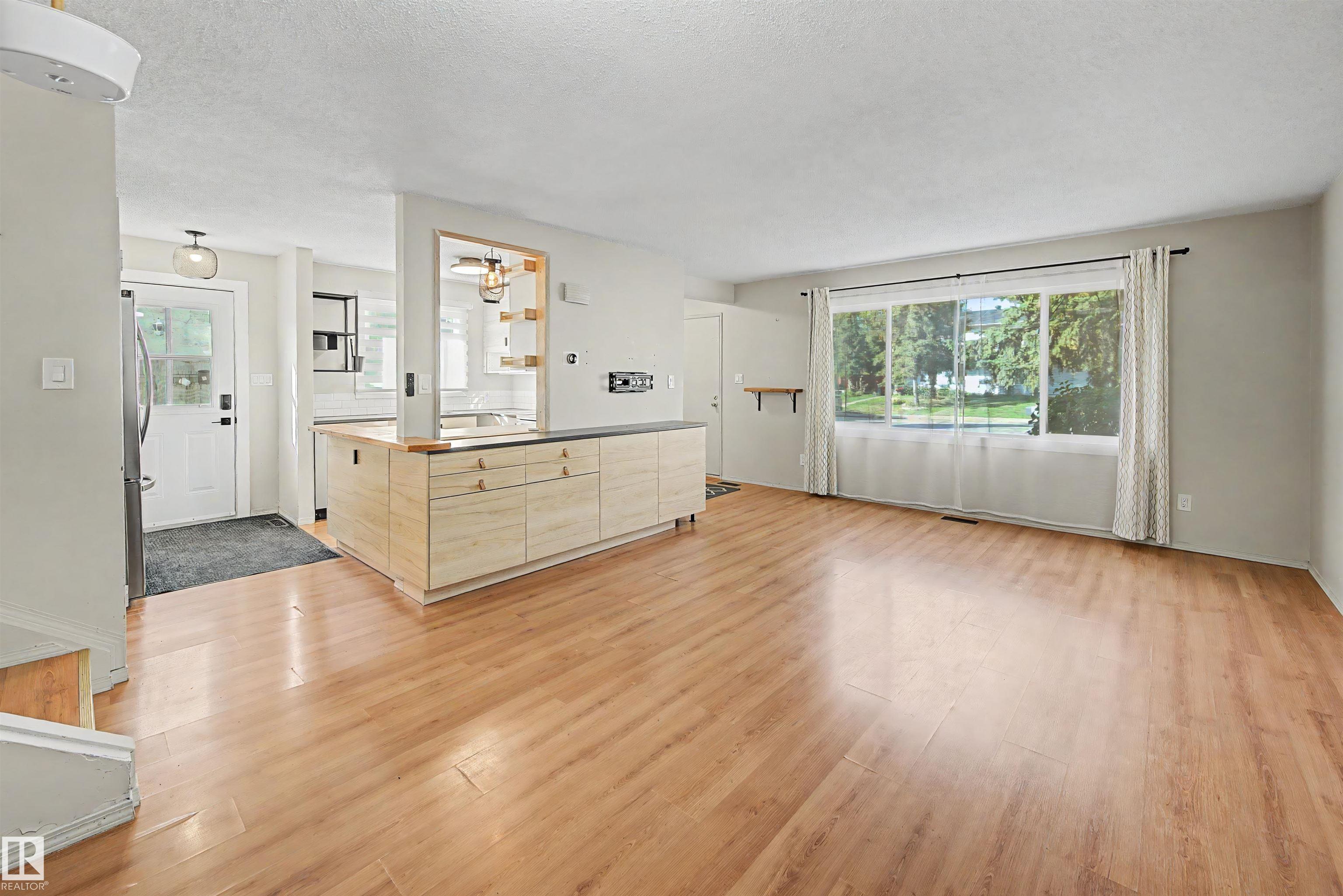 3211 71 Street NW, Kameyosek, Edmonton