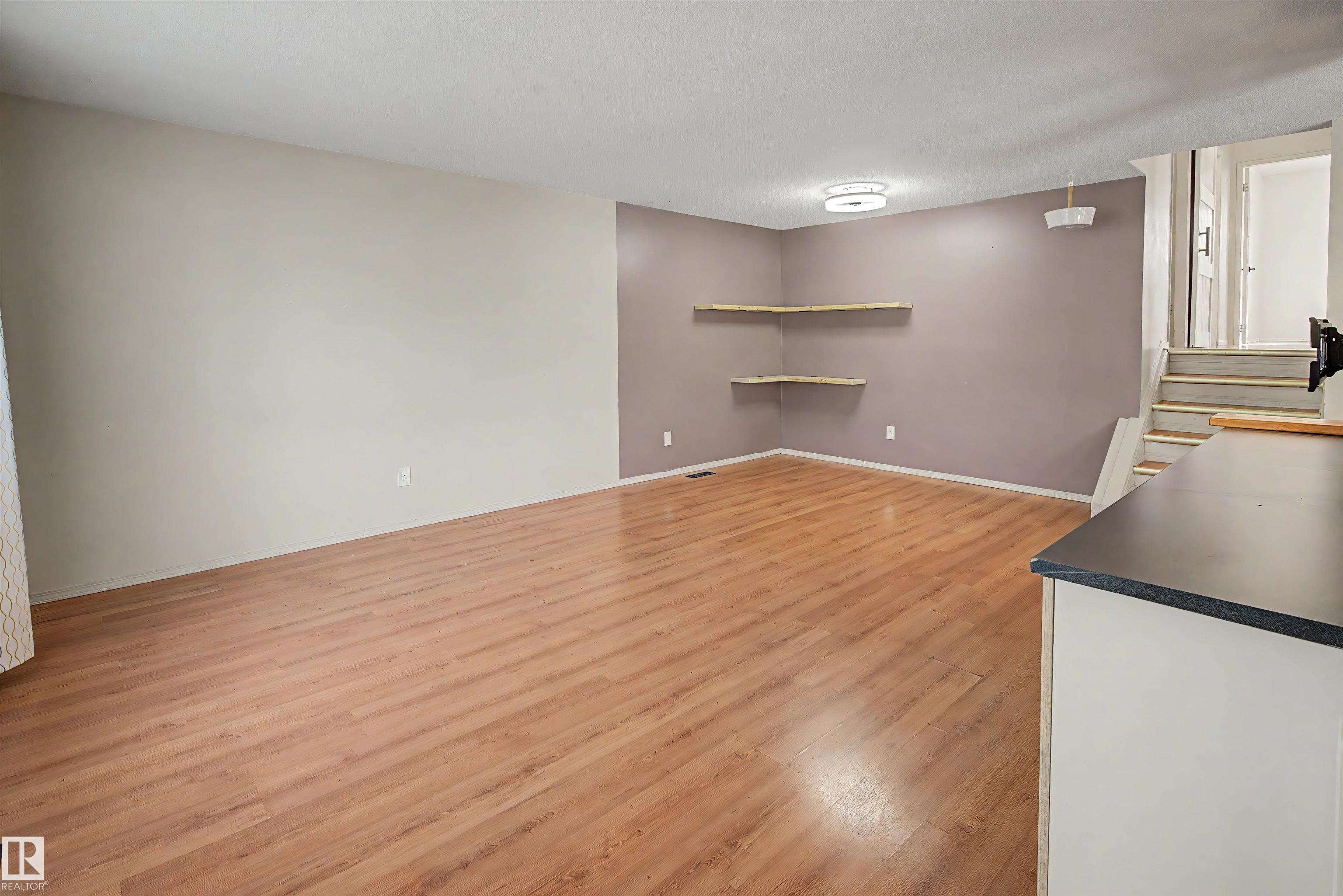 3211 71 Street NW, Kameyosek, Edmonton