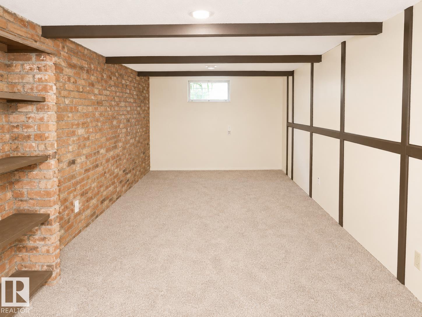 https://zimg.paragon.ice.com/ParagonImages/Property/PM/RAE/225424035/11/0/0/555f0ac8d9b4c595519ae6e30a52db14/1/07e2331ce9dce76f5003967c575ce73f/225424035-FEA68903-18E0-4D34-9425-7FF2B3014272.JPG