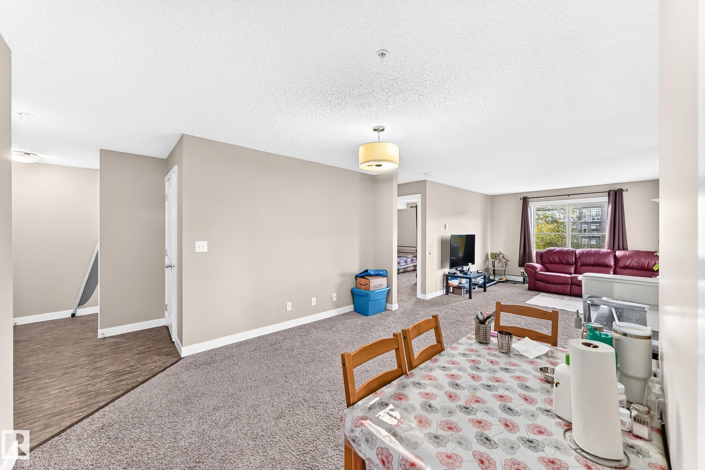 https://zimg.paragon.ice.com/ParagonImages/Property/PM/RAE/225424041/11/0/0/c101f96eac7b642d82979f3429498b51/1/8af1504904f271e760244020fe948591/225424041-0c430214-02e7-4eed-a79a-aba105fb0b3f.JPG