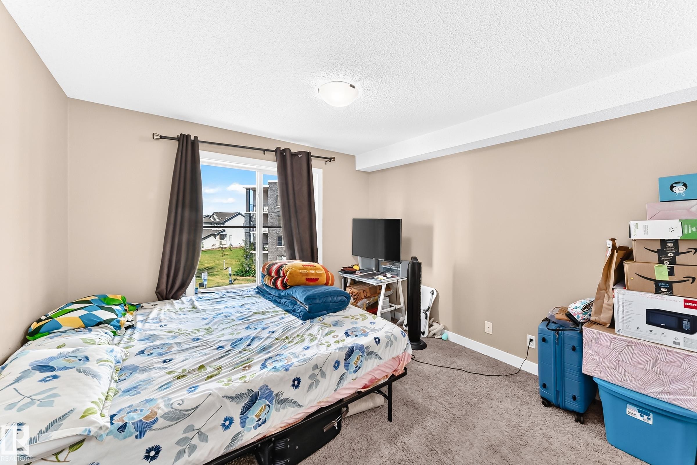 https://zimg.paragon.ice.com/ParagonImages/Property/PM/RAE/225424041/12/0/0/80bf367cae3475c190ce59f959f0472c/1/8af1504904f271e760244020fe948591/225424041-9198036e-32ad-49d1-8515-98d650087b15.JPG