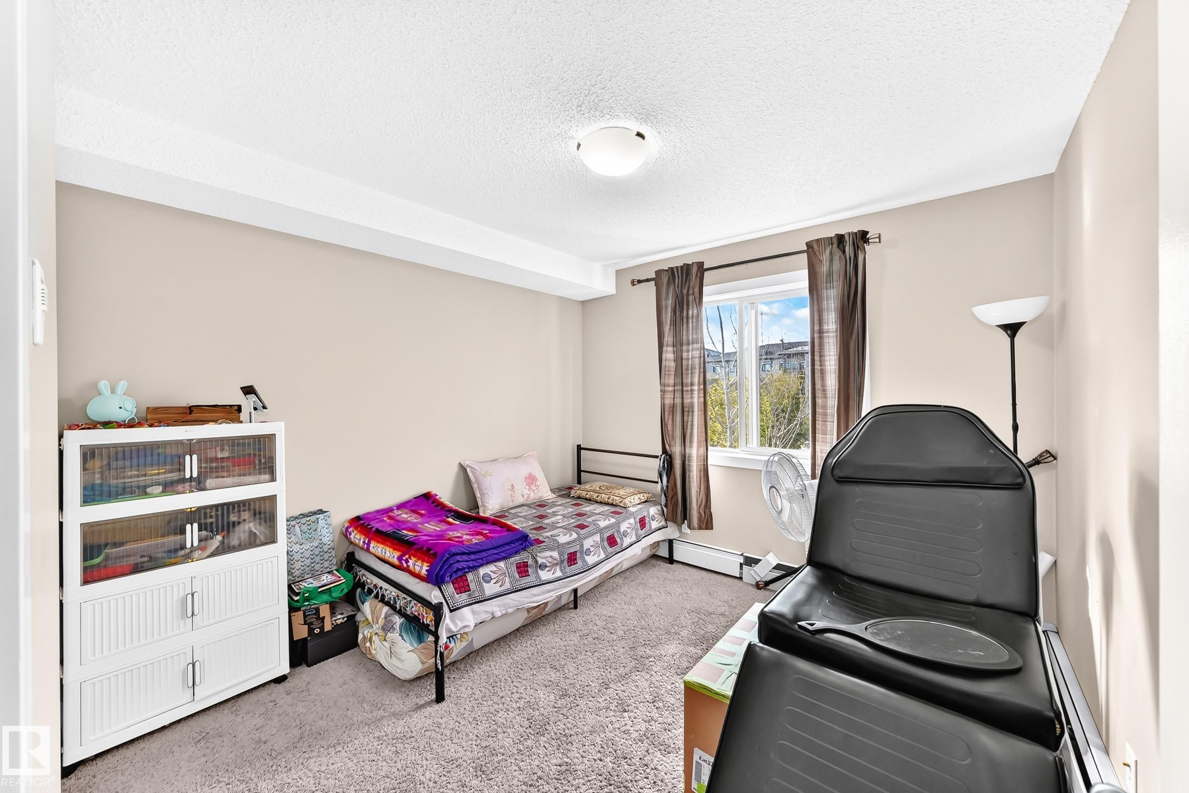 https://zimg.paragon.ice.com/ParagonImages/Property/PM/RAE/225424041/16/0/0/c8eb0c40b6a5a89e7d30913a11a9b013/1/8af1504904f271e760244020fe948591/225424041-44e08f0d-14ab-44ae-92fd-ecbe5f8d36b5.JPG