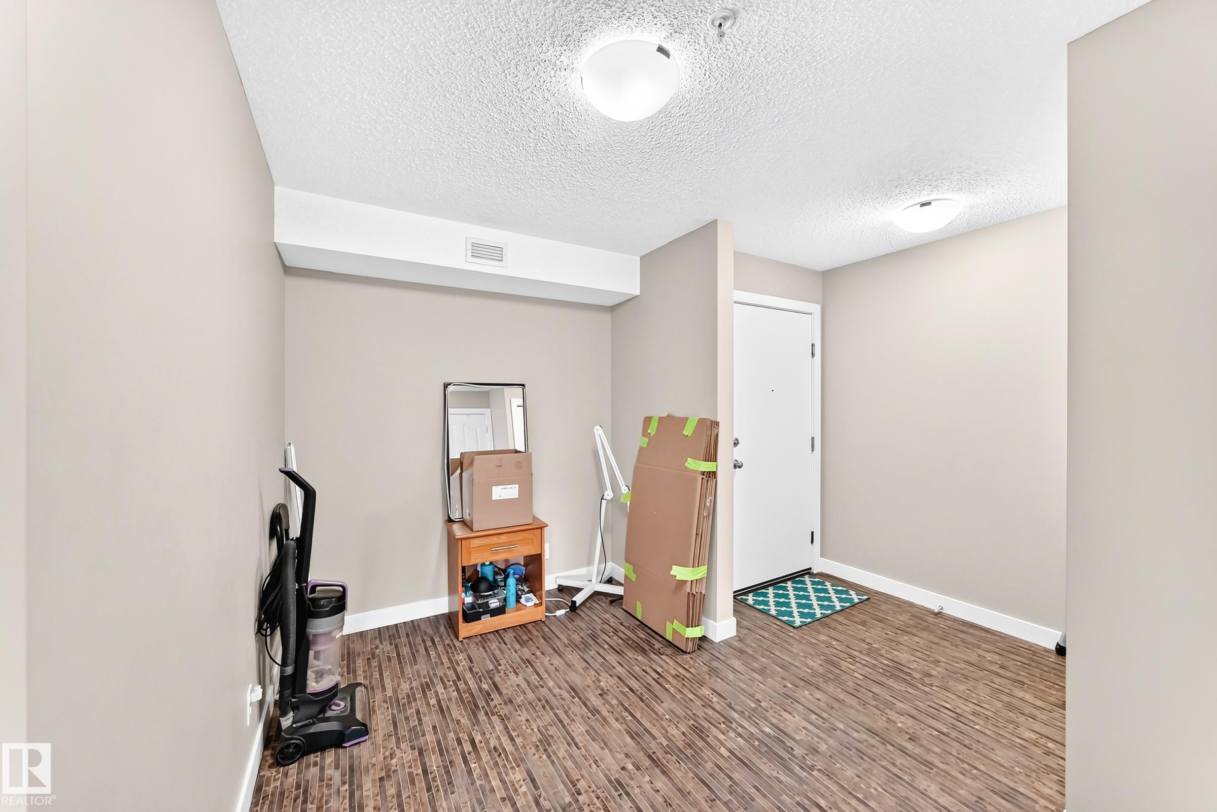 https://zimg.paragon.ice.com/ParagonImages/Property/PM/RAE/225424041/19/0/0/b83c3d7e429f6ad35c0bc100df167240/1/8af1504904f271e760244020fe948591/225424041-9fa7238a-93d6-41ac-8c9b-ca80edeedac7.JPG