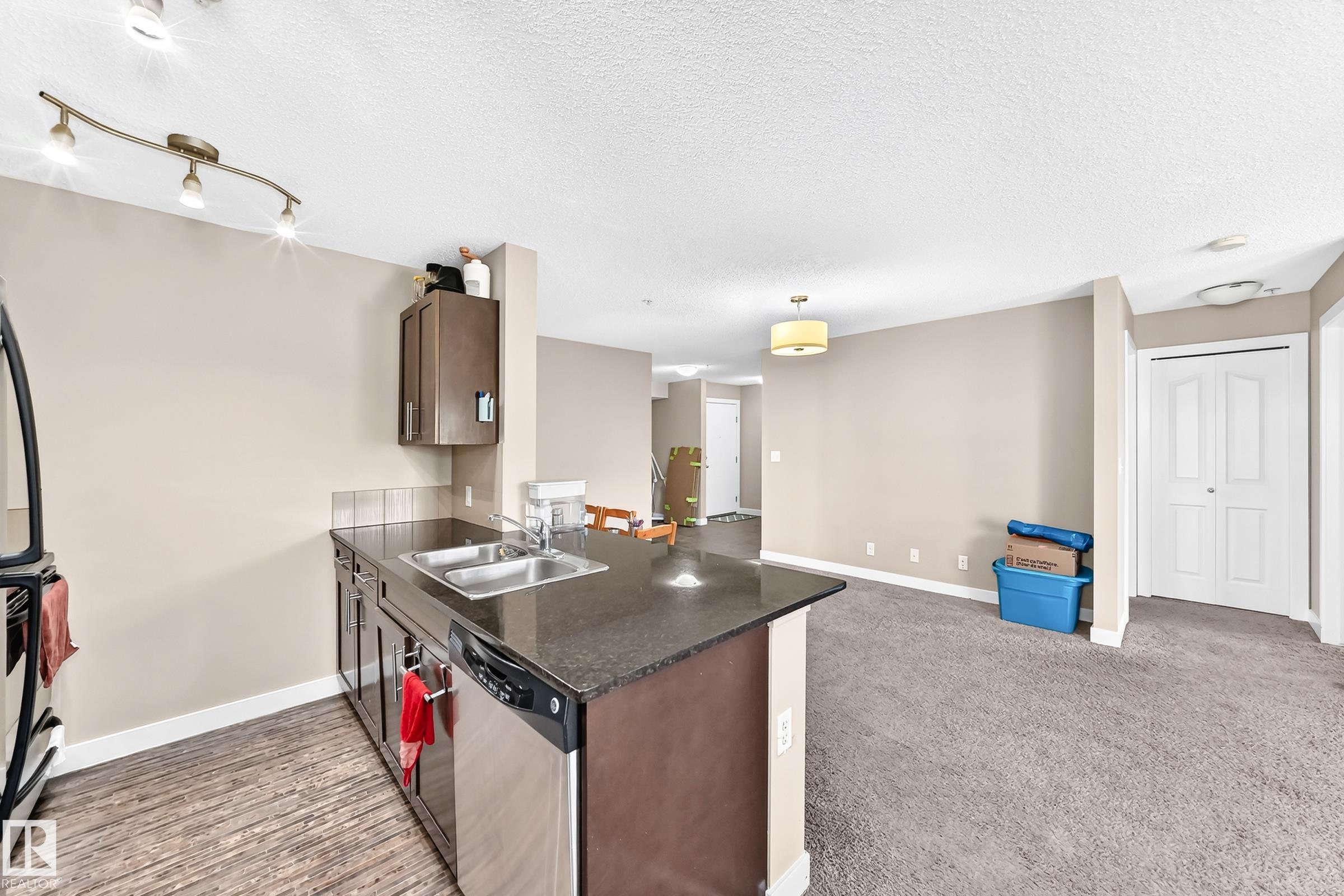 https://zimg.paragon.ice.com/ParagonImages/Property/PM/RAE/225424041/8/0/0/bc87346c8098da2eeb9371af8b9debae/1/8af1504904f271e760244020fe948591/225424041-3f2c112b-7093-4e31-8a76-e787821538bf.JPG