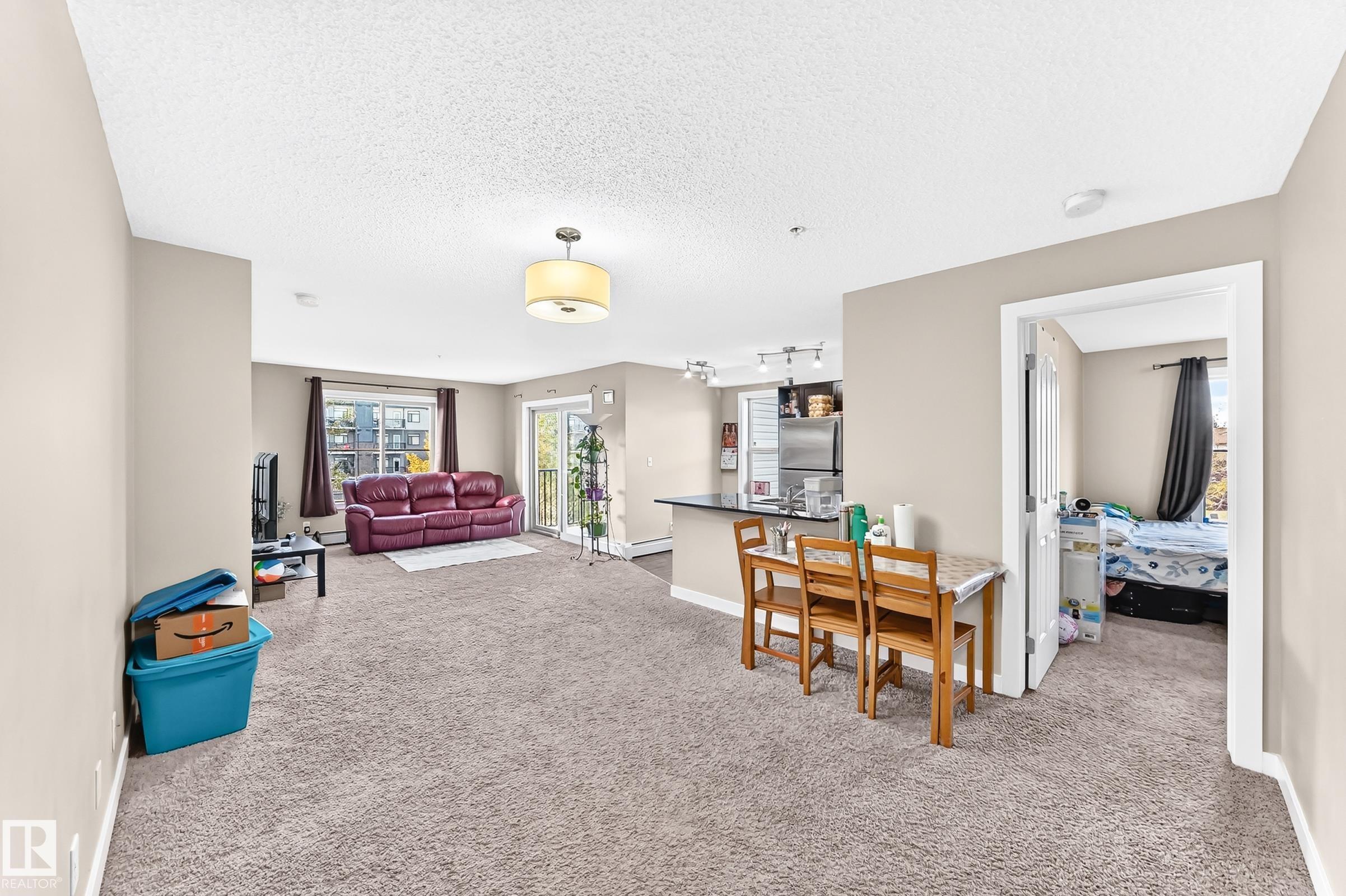 https://zimg.paragon.ice.com/ParagonImages/Property/PM/RAE/225424041/9/0/0/308d53bd73fbef20198d5b7ee00985eb/1/8af1504904f271e760244020fe948591/225424041-d5f644e2-2db2-4942-acb5-b750fda462a0.JPG