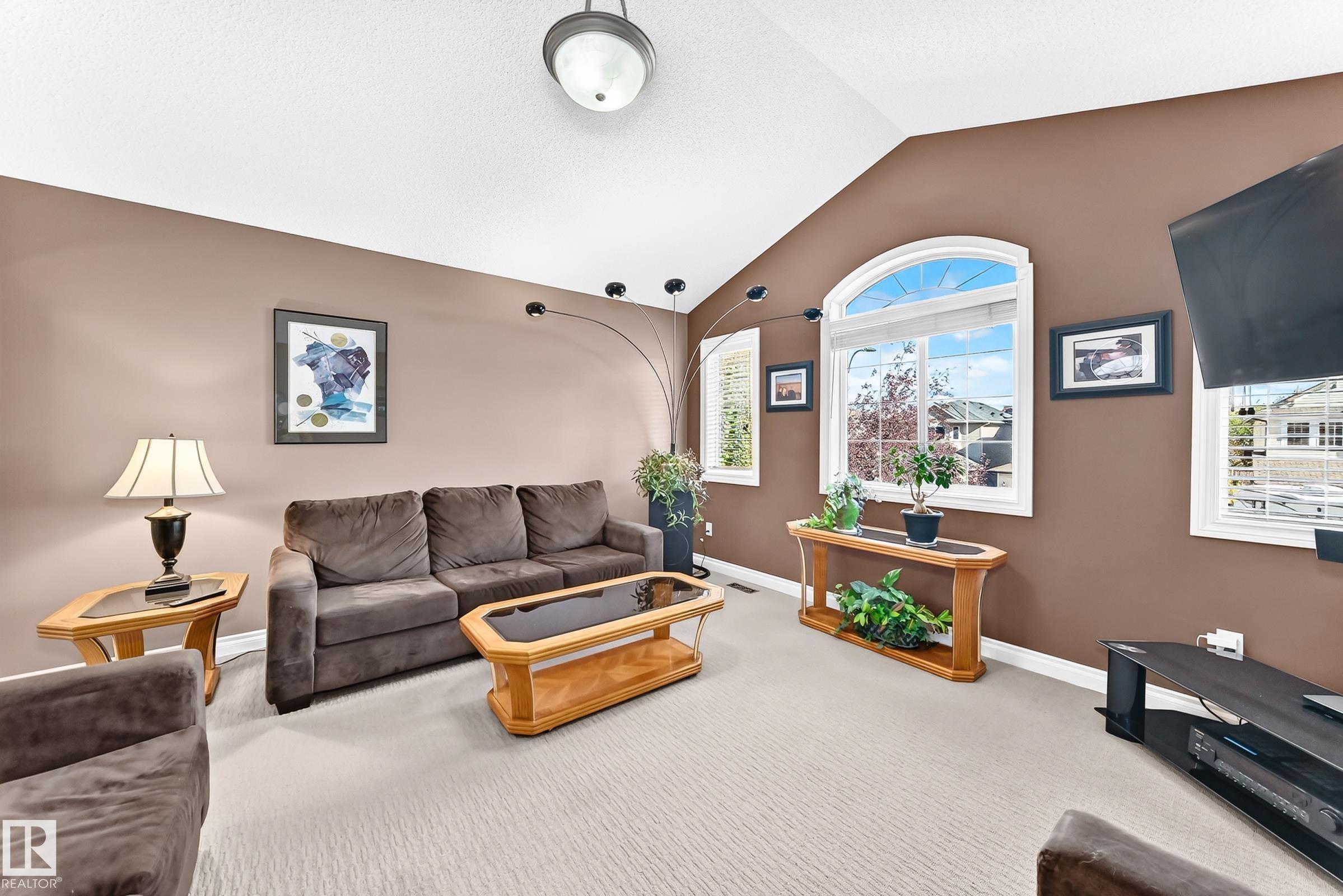 https://zimg.paragon.ice.com/ParagonImages/Property/PM/RAE/225424068/28/0/0/cab5306030723d7e7c619a950c469a2c/1/8a752783f73a67e908489ba0f52d8e00/225424068-80c6c018-465b-4e1a-b90e-8f4171699be7.JPG
