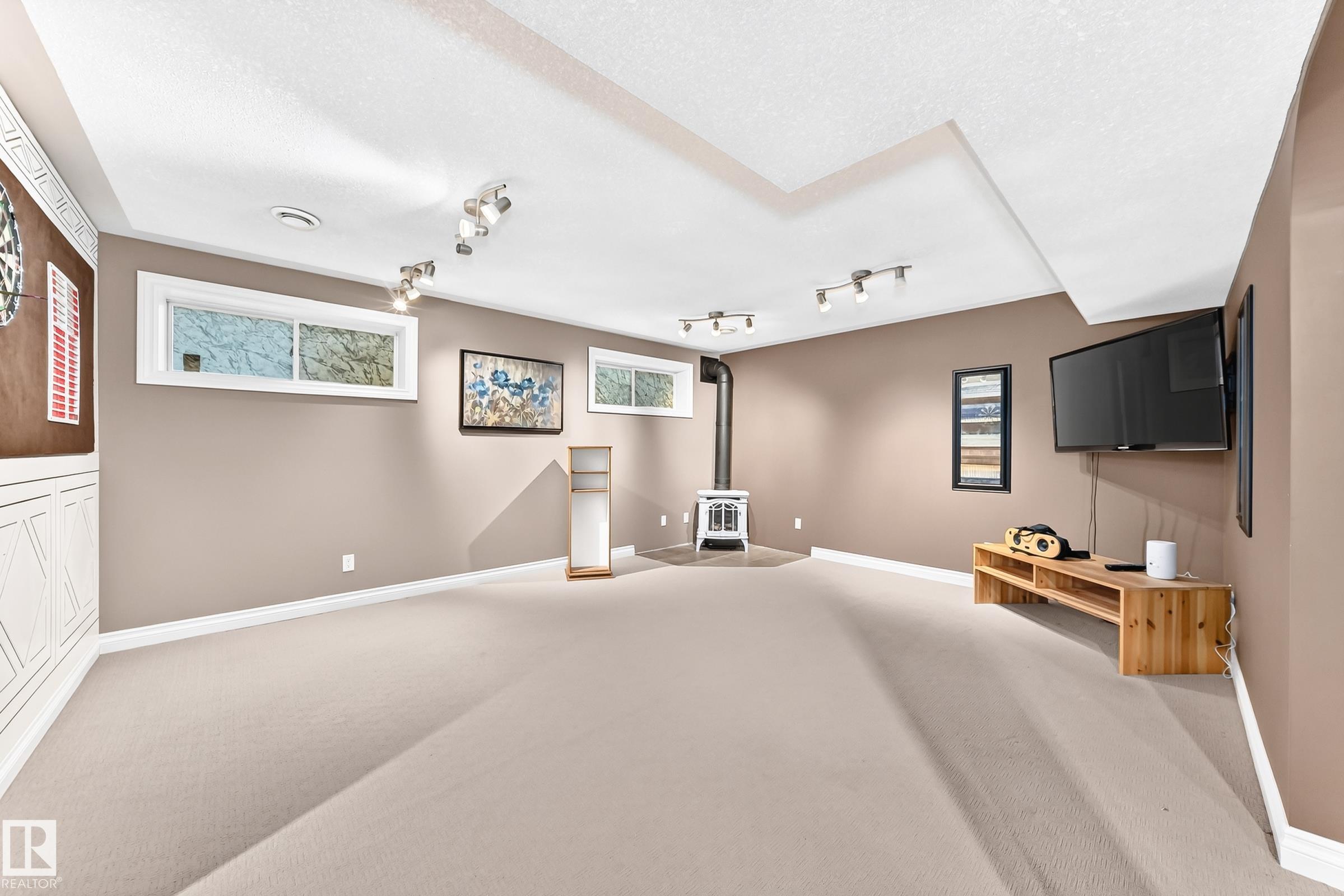https://zimg.paragon.ice.com/ParagonImages/Property/PM/RAE/225424068/32/0/0/ec4e1a123f7bffd36b5281df4ce9c50a/1/8a752783f73a67e908489ba0f52d8e00/225424068-c5682592-c361-40f1-a359-b73889c4d191.JPG