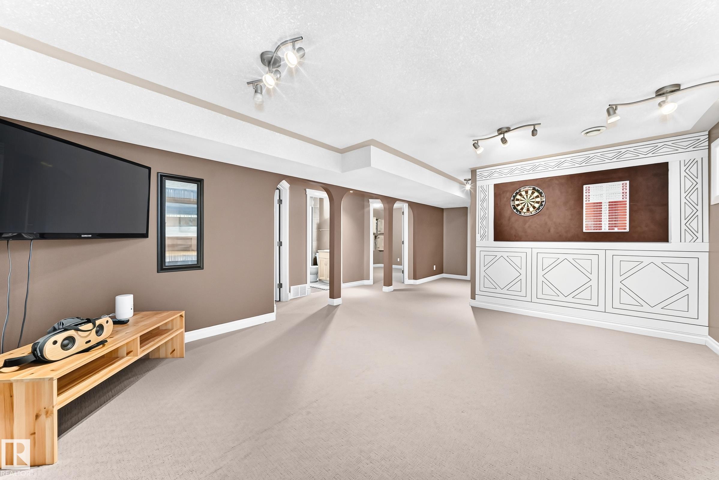 https://zimg.paragon.ice.com/ParagonImages/Property/PM/RAE/225424068/34/0/0/36fab91cf163b903535e059423b219c8/1/8a752783f73a67e908489ba0f52d8e00/225424068-e29db231-c295-41b1-ba0e-5ae07a720f2d.JPG