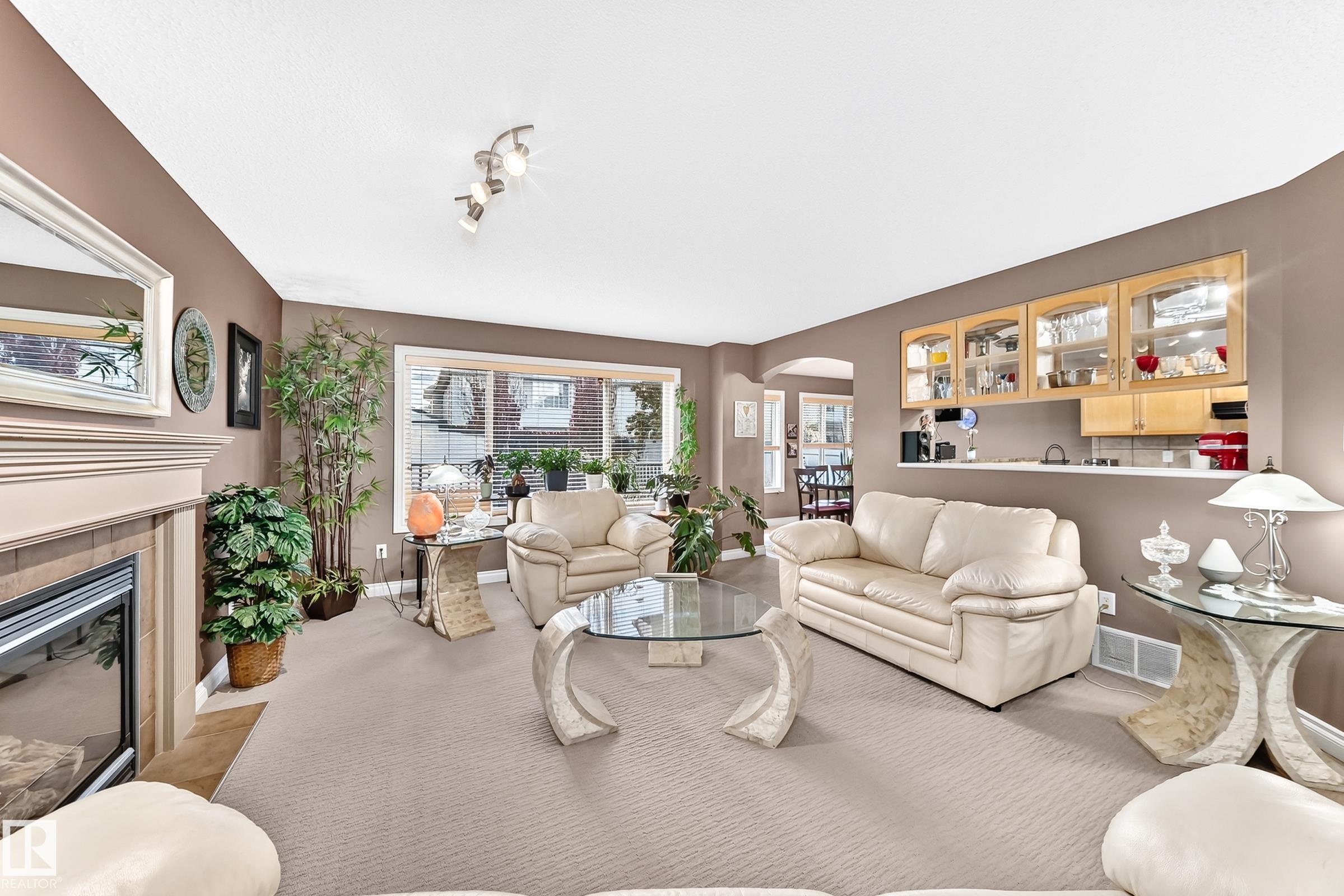https://zimg.paragon.ice.com/ParagonImages/Property/PM/RAE/225424068/6/0/0/d276cfcdae6e4109591ede224af37087/1/8a752783f73a67e908489ba0f52d8e00/225424068-5f67574d-1164-4344-939a-0097b9cb22d3.JPG