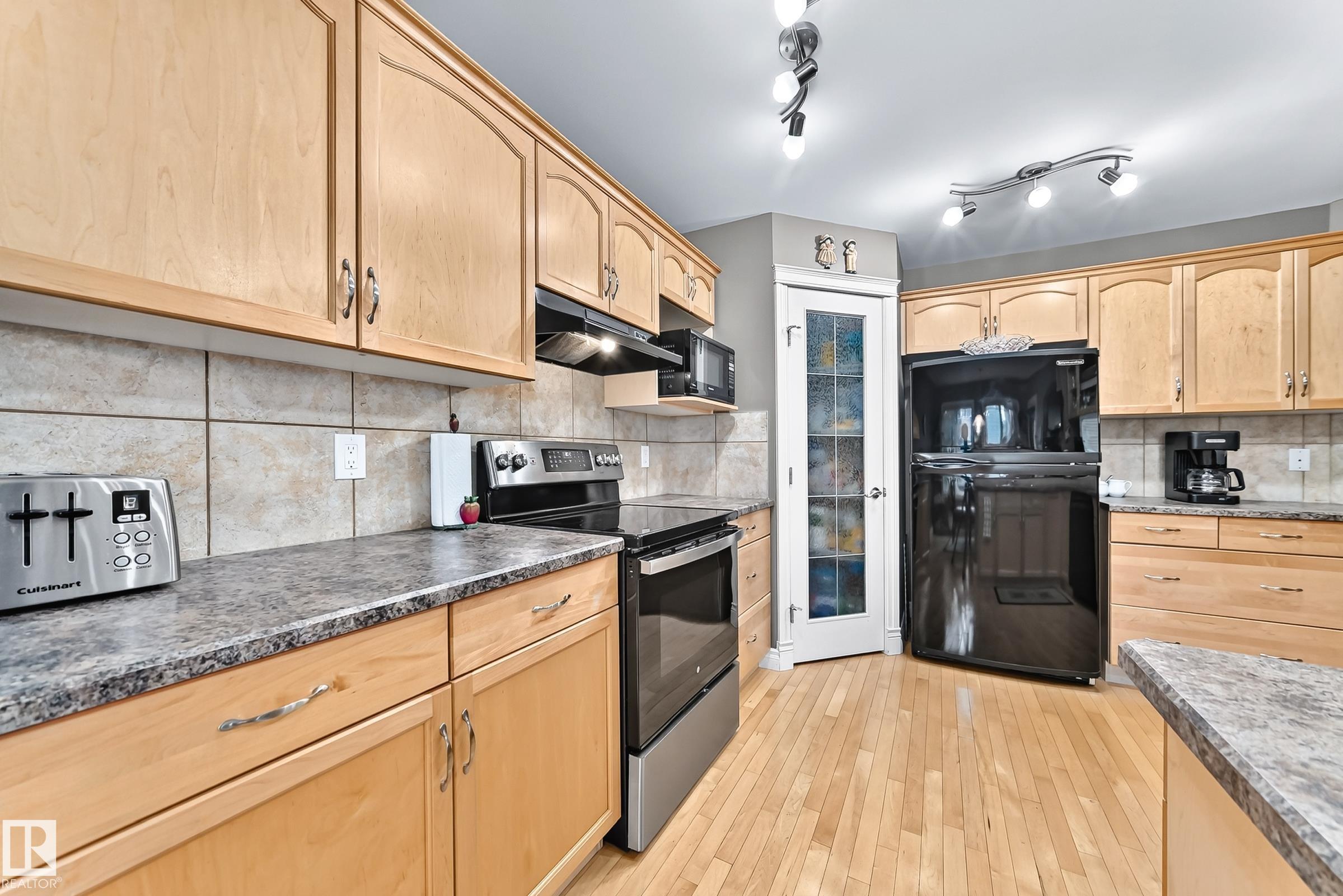 https://zimg.paragon.ice.com/ParagonImages/Property/PM/RAE/225424068/8/0/0/4a0eafdf360c884607725000eca1f90d/1/8a752783f73a67e908489ba0f52d8e00/225424068-5b05199a-8ac4-41e6-9a93-c830c9e90839.JPG