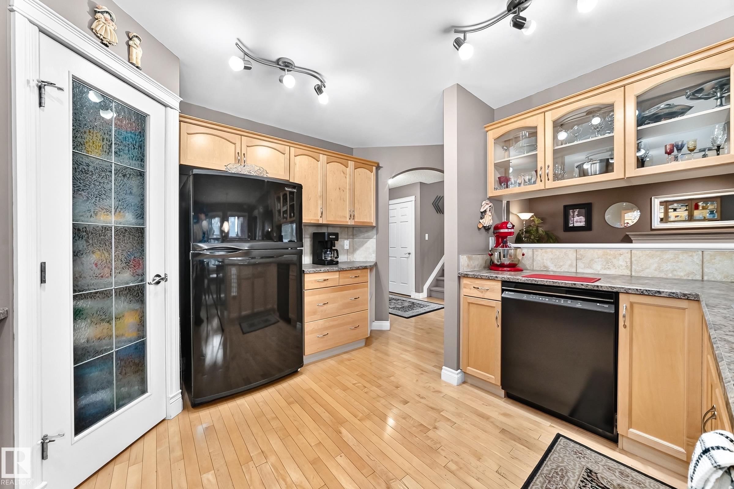 https://zimg.paragon.ice.com/ParagonImages/Property/PM/RAE/225424068/9/0/0/219ed00fd591ed146b4398c3fabaef1c/1/8a752783f73a67e908489ba0f52d8e00/225424068-deb954f2-762c-4368-84cb-010bc257673e.JPG