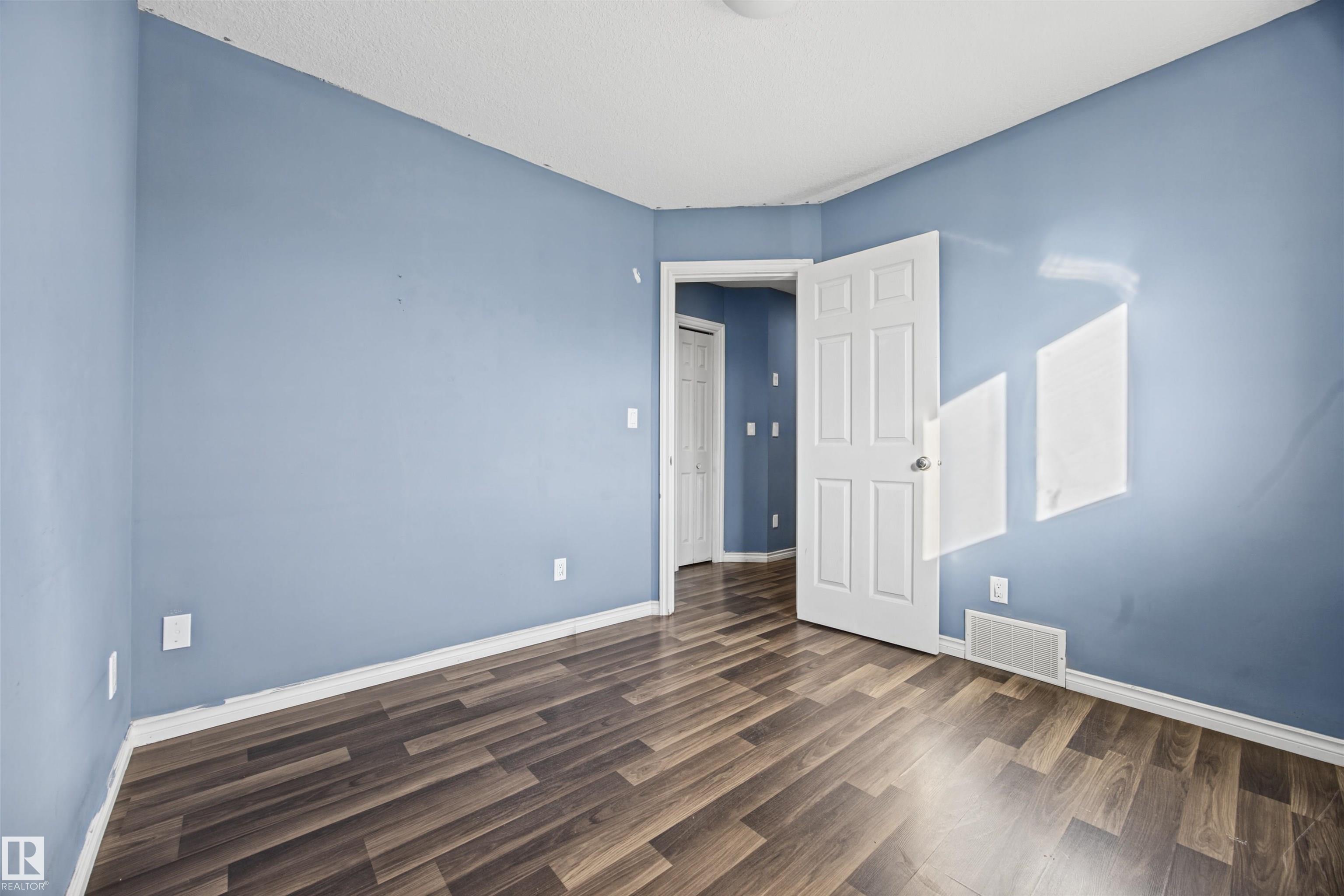 https://zimg.paragon.ice.com/ParagonImages/Property/PM/RAE/225424084/27/0/0/a19bd79764115d9275f6ad3d08eac220/1/2e3fe1ebfe5d47712364c97c16b8d674/225424084-252d238c-bc10-4419-a462-33565c0a03a5.JPG