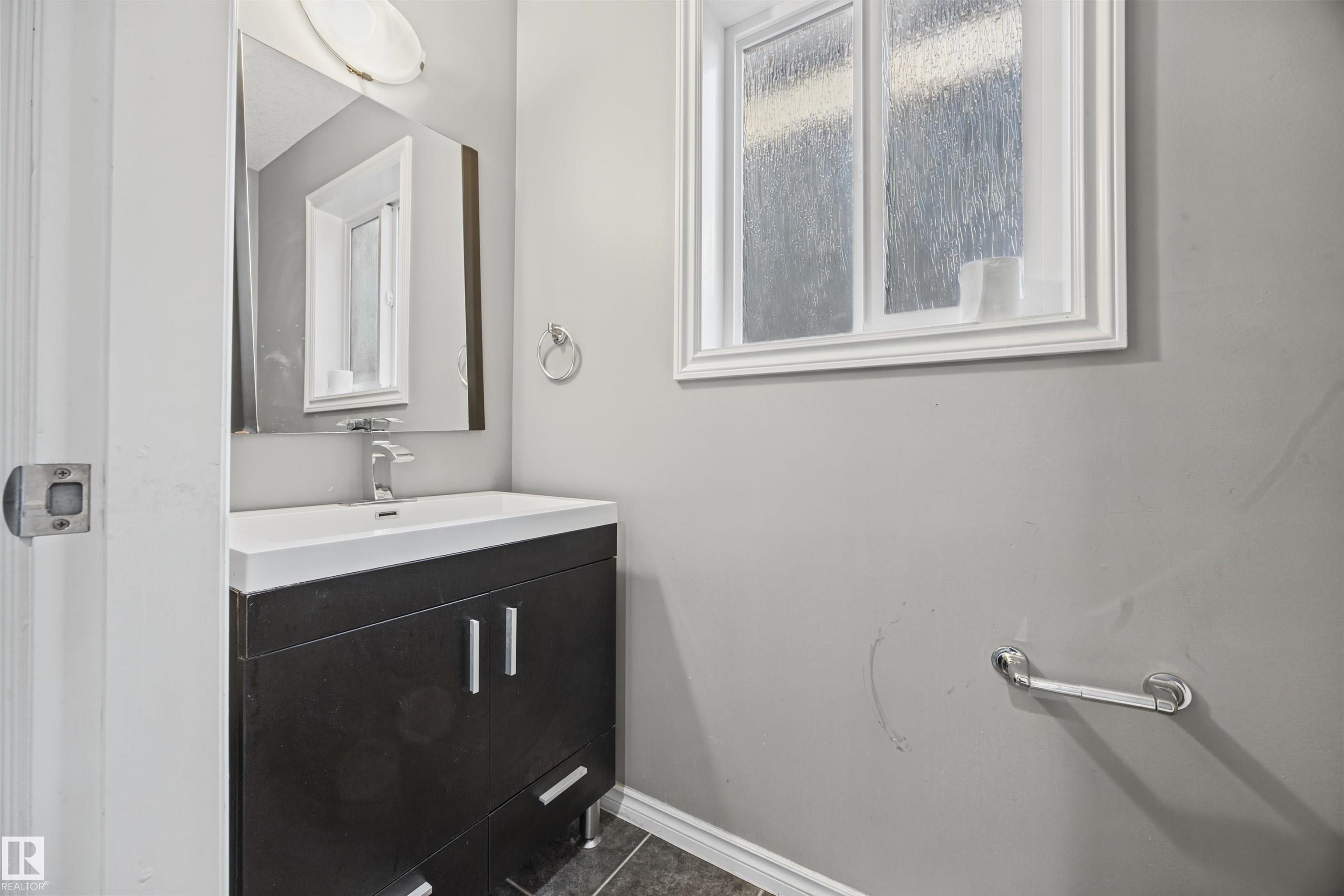 https://zimg.paragon.ice.com/ParagonImages/Property/PM/RAE/225424084/8/0/0/1e15c7b7f95fbe20ba59091c65623479/1/2e3fe1ebfe5d47712364c97c16b8d674/225424084-ded3ed5c-a1fa-49cc-9dde-7c344a8f7987.JPG