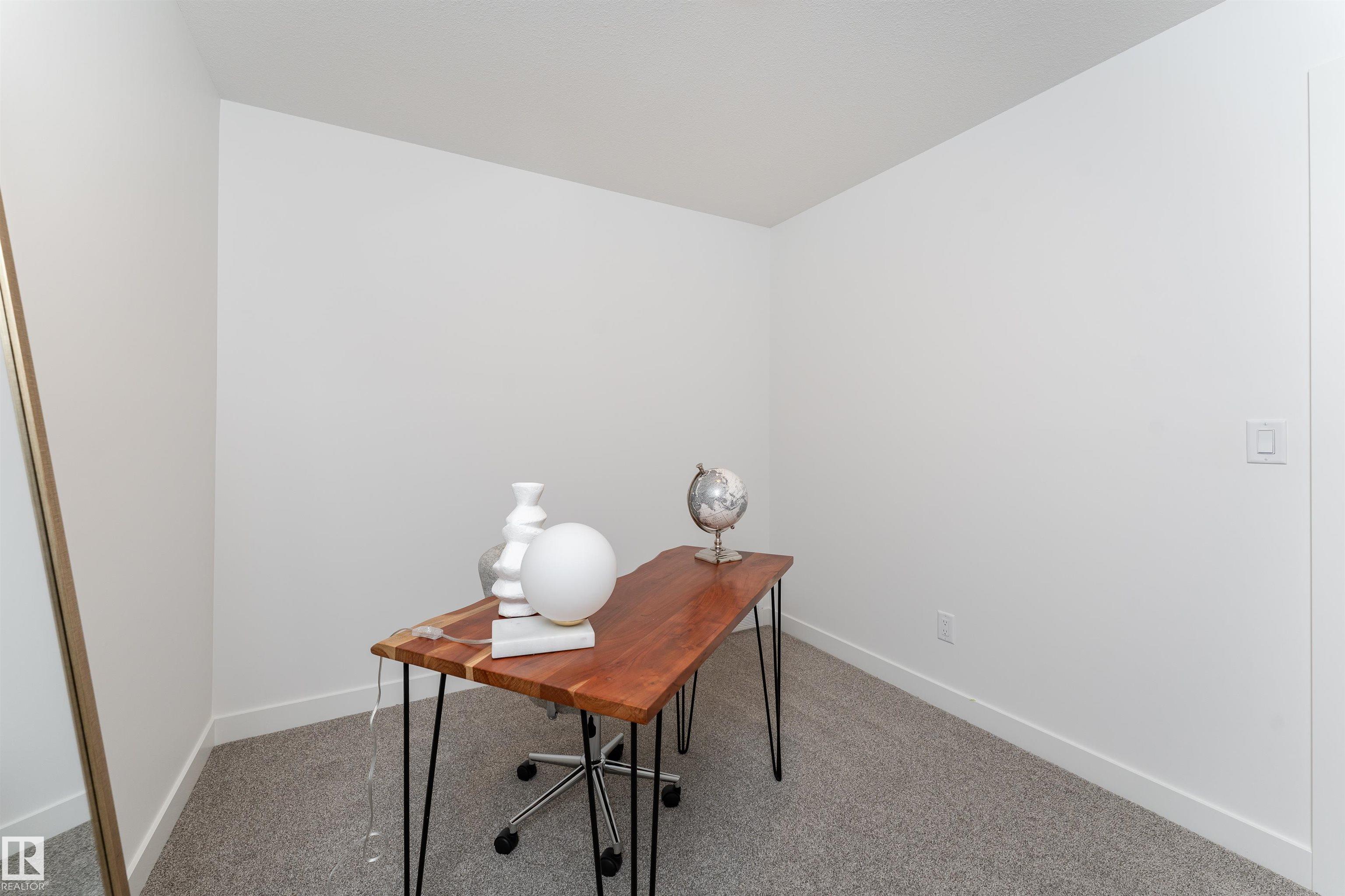 https://zimg.paragon.ice.com/ParagonImages/Property/PM/RAE/225424219/29/0/0/29cd6d6fe1ef7eb6665a3f0c7967f2e9/1/193f1534746b15a7e916c2d9406d2ba1/225424219-c0b88a74-2ebd-4d41-b090-d5a0aec9fbed.JPG