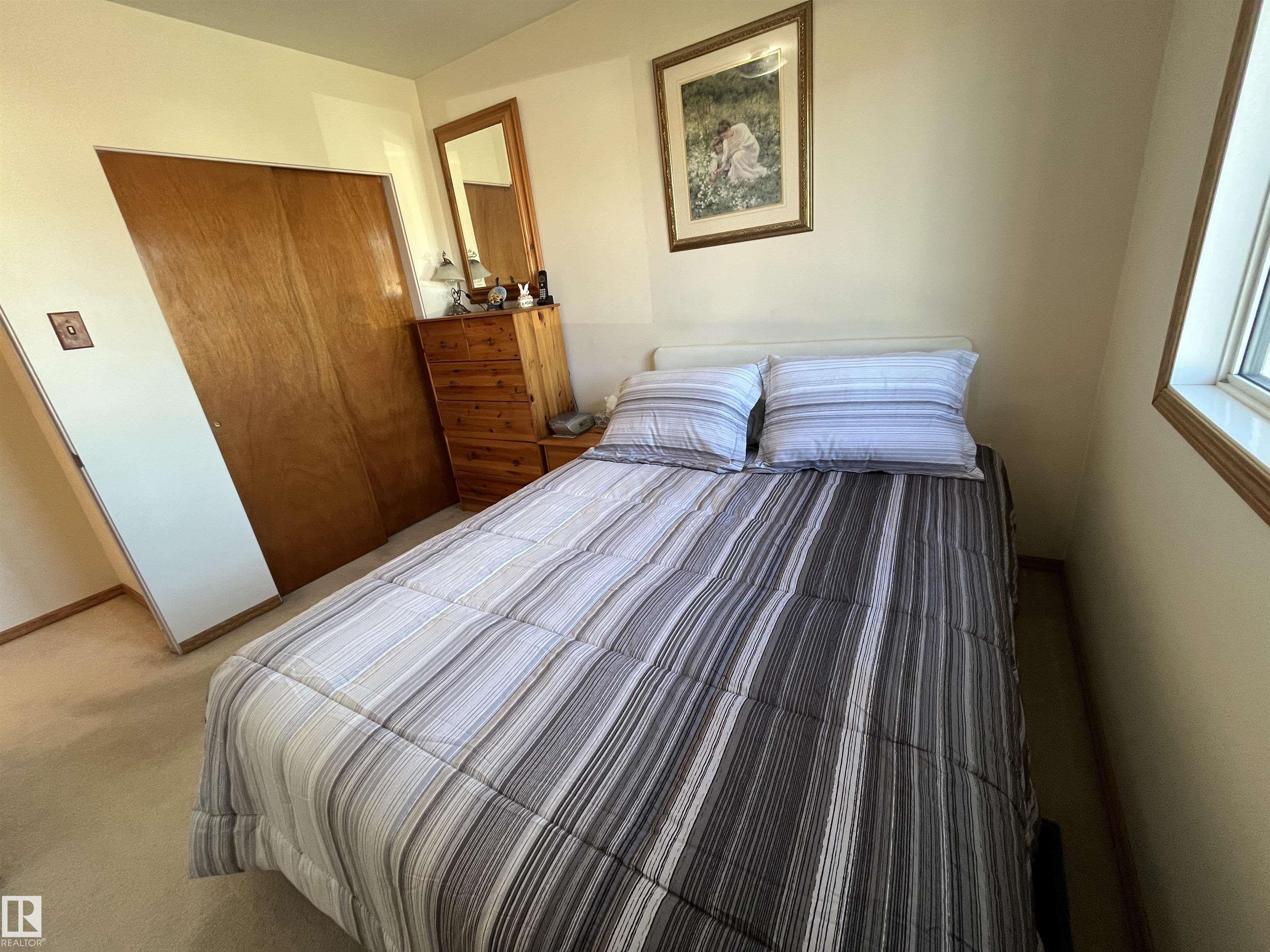 Photo 12 at 16131 110b Avenue NW, Mayfield, Edmonton