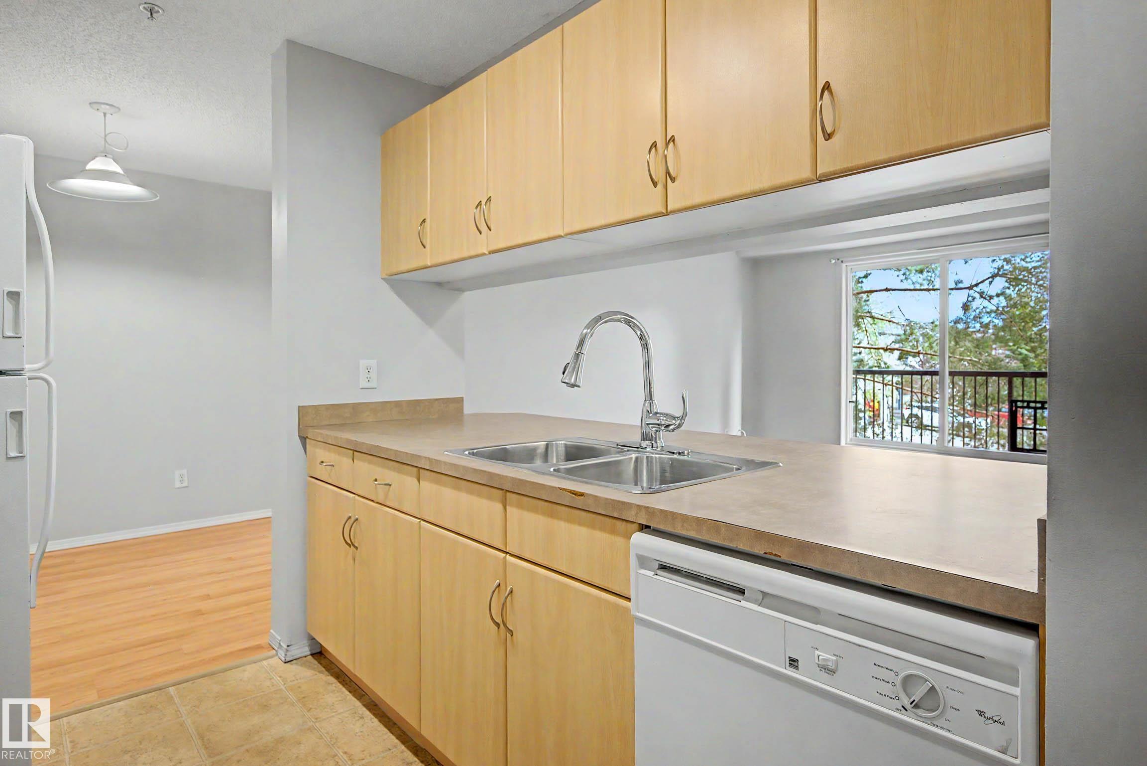 204 - 2430 Guardian Road NW, Glastonbury, Edmonton