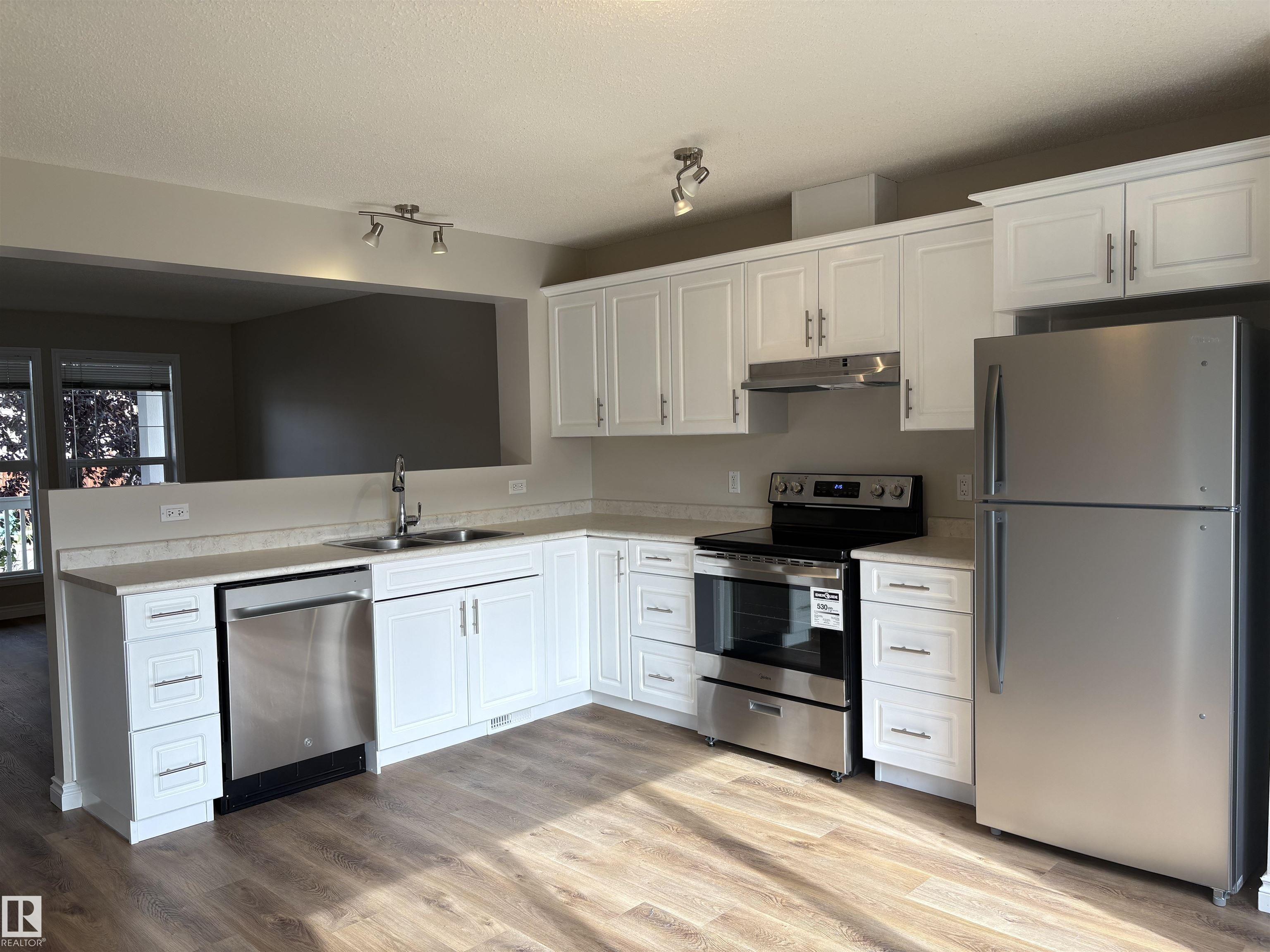 Photo 17 at 8305 Ellis Crescent NW, Edgemont, Edmonton