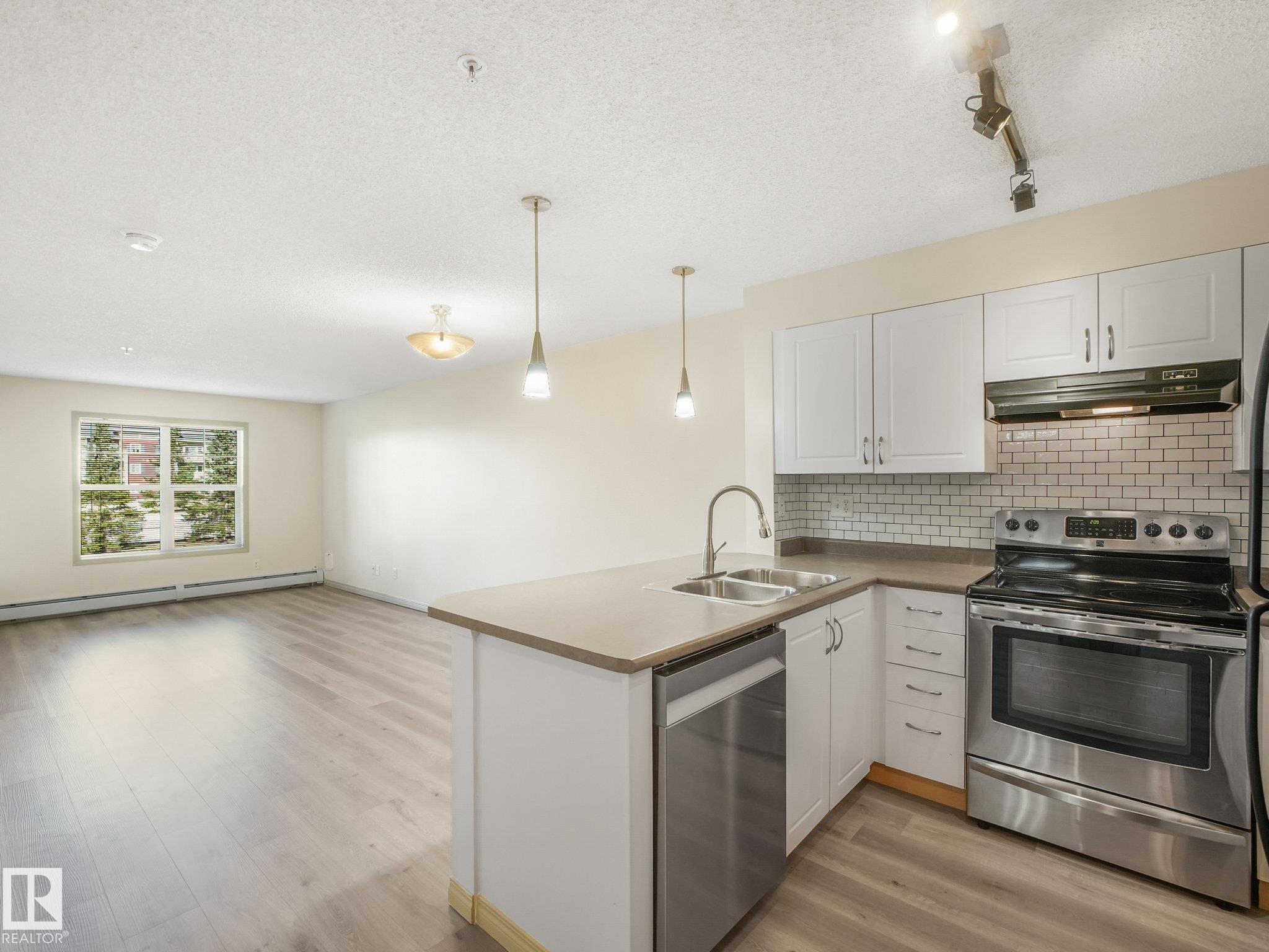 Photo 10 at 214 - 11445 Ellerslie Road SW, Rutherford, Edmonton