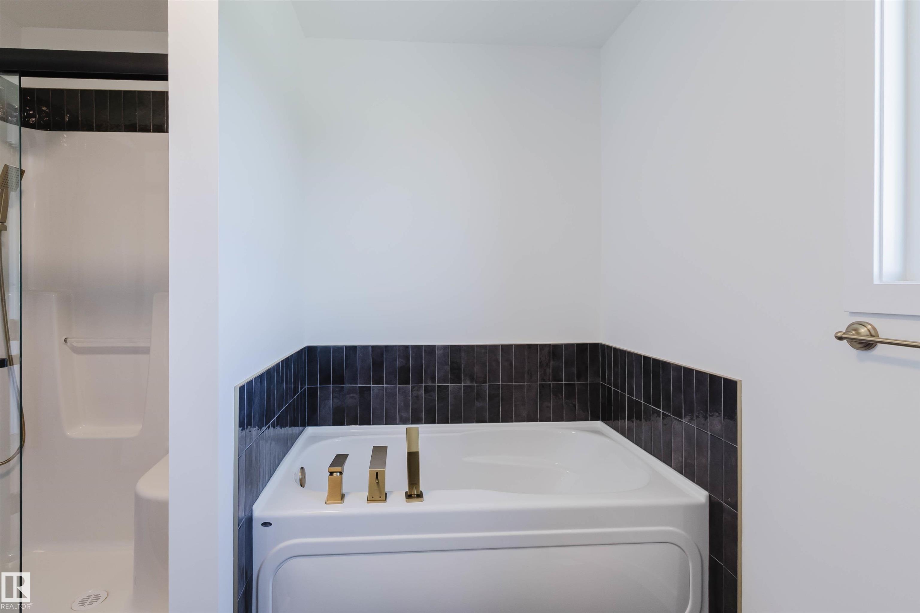 Photo 31 at 20624 43 Avenue NW, Edgemont, Edmonton