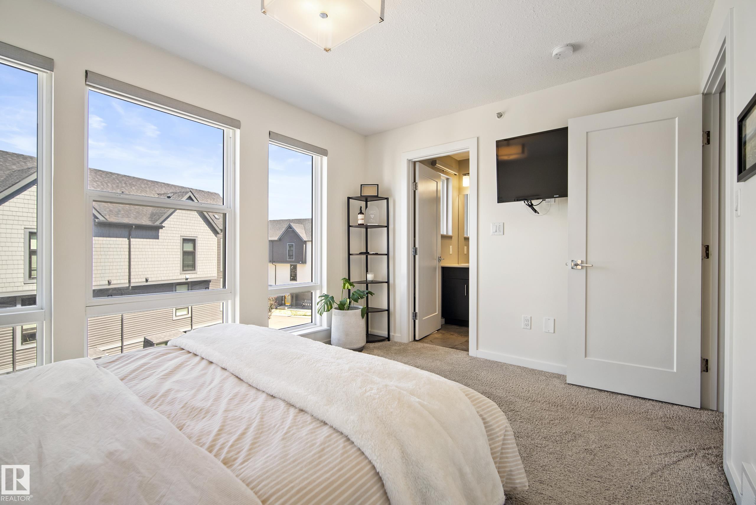 https://zimg.paragon.ice.com/ParagonImages/Property/PM/RAE/225424411/18/0/0/27159837ff2c41c0c7af8e4155e21c0c/1/2ddfdc87de1f59b120897b2a6d5476f5/225424411-36016749-C7DF-4736-B3BC-913860635337.JPG
