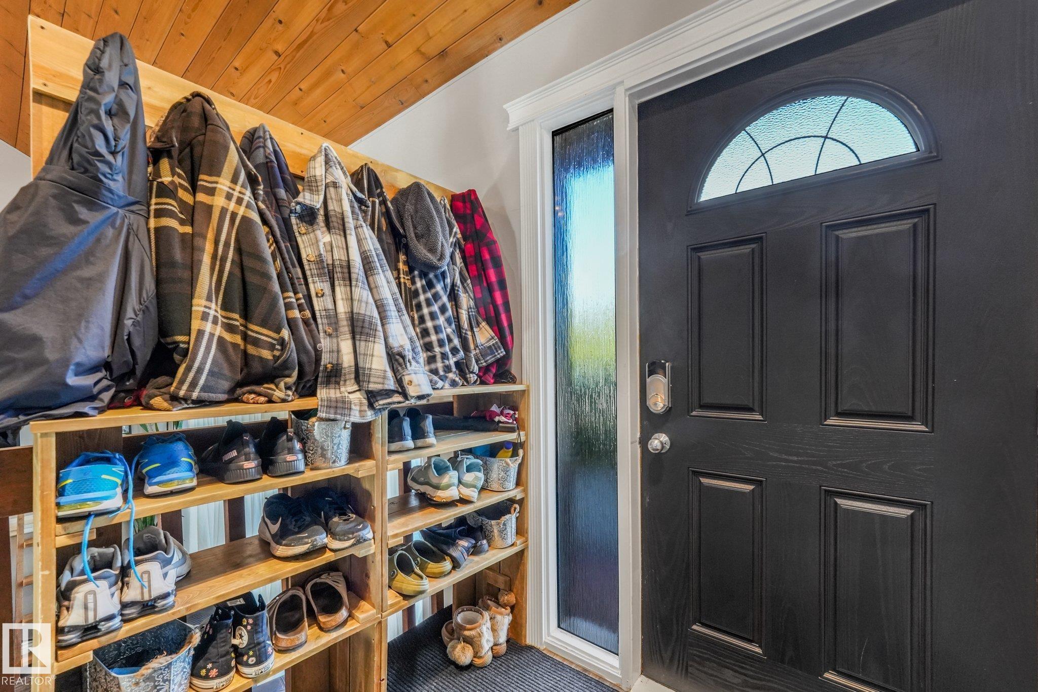 https://zimg.paragon.ice.com/ParagonImages/Property/PM/RAE/225424413/30/0/0/5f359514560b76f9b375283fcdd2ce96/1/2f0b5cc5deda4f48a24b6b818306752d/225424413-47b9e80b-9521-4f66-9eae-c9f9934a7d0c.JPG