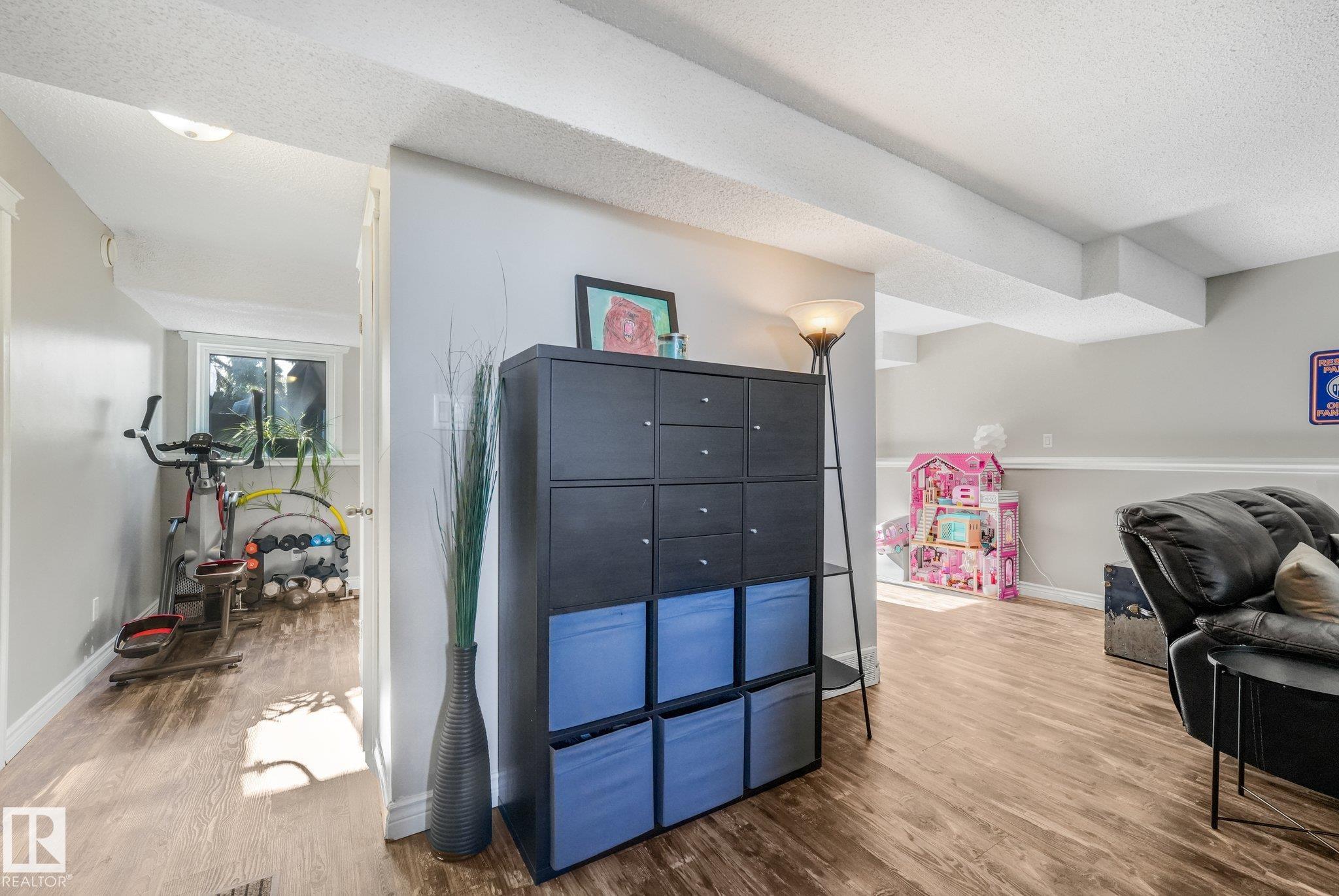 https://zimg.paragon.ice.com/ParagonImages/Property/PM/RAE/225424413/34/0/0/bf1faa9eecd55b664290b2ca935a1d66/1/2f0b5cc5deda4f48a24b6b818306752d/225424413-eb8c5bf6-0ab2-46c9-816a-17e5f862e73e.JPG