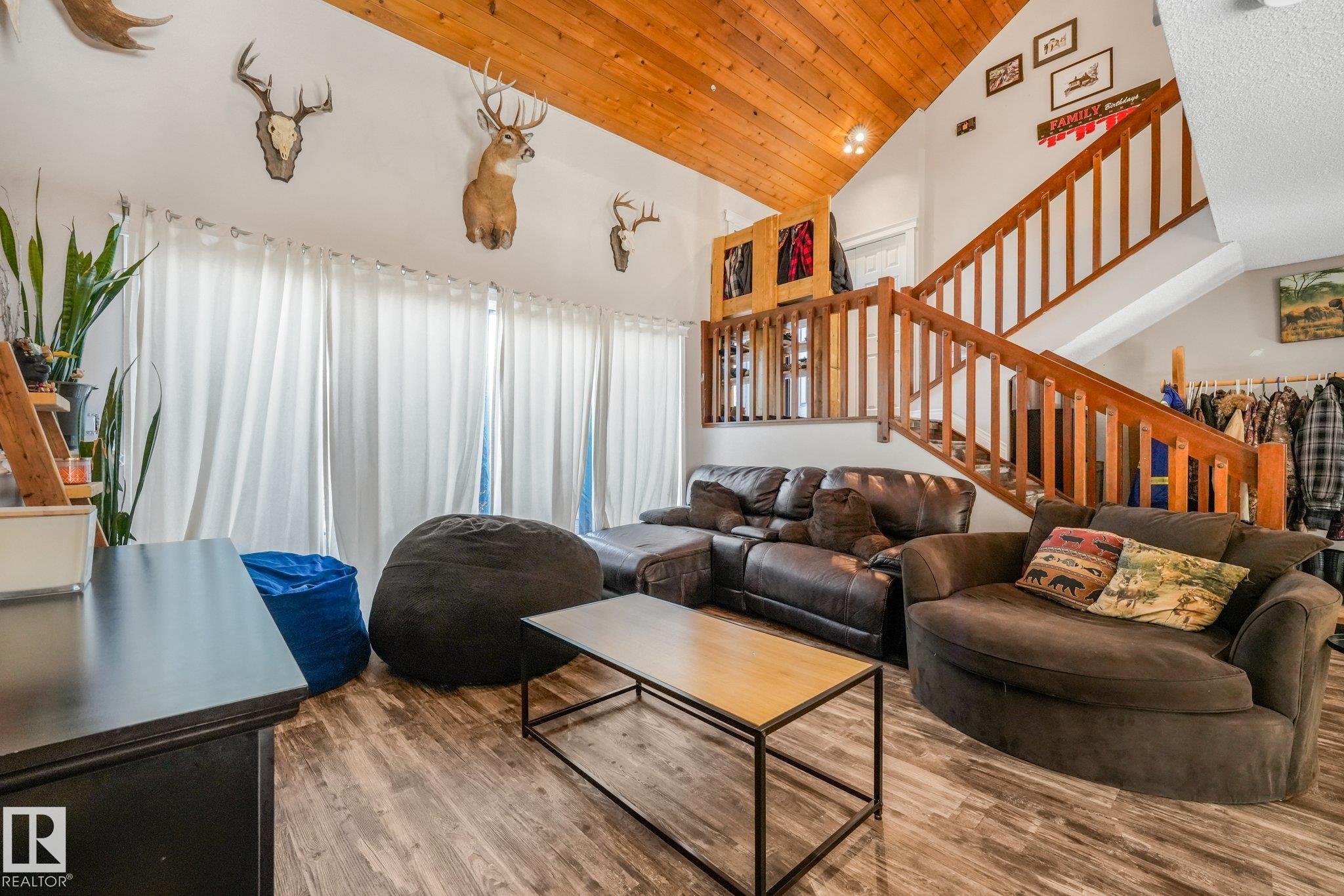 https://zimg.paragon.ice.com/ParagonImages/Property/PM/RAE/225424413/36/0/0/fd6255c0e06233c6adabdd0f859f439c/1/2f0b5cc5deda4f48a24b6b818306752d/225424413-8c975493-9d72-43a4-9c0e-bfcbb3581fc5.JPG