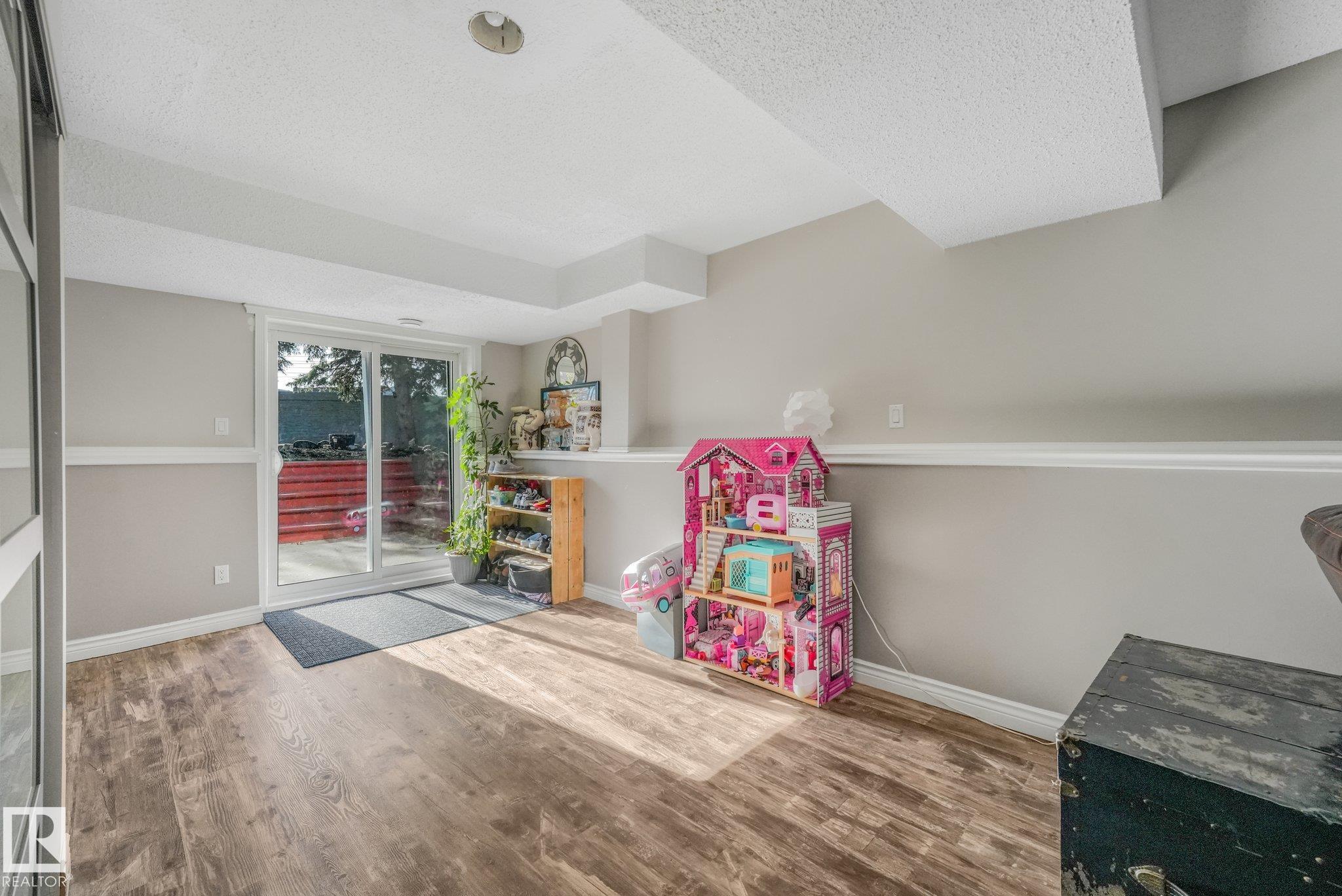 https://zimg.paragon.ice.com/ParagonImages/Property/PM/RAE/225424413/39/0/0/4e19facf8c3cf602e65bcf318f7325ed/1/2f0b5cc5deda4f48a24b6b818306752d/225424413-fa85f21e-466b-46fb-bfbe-62d38f0d9a62.JPG